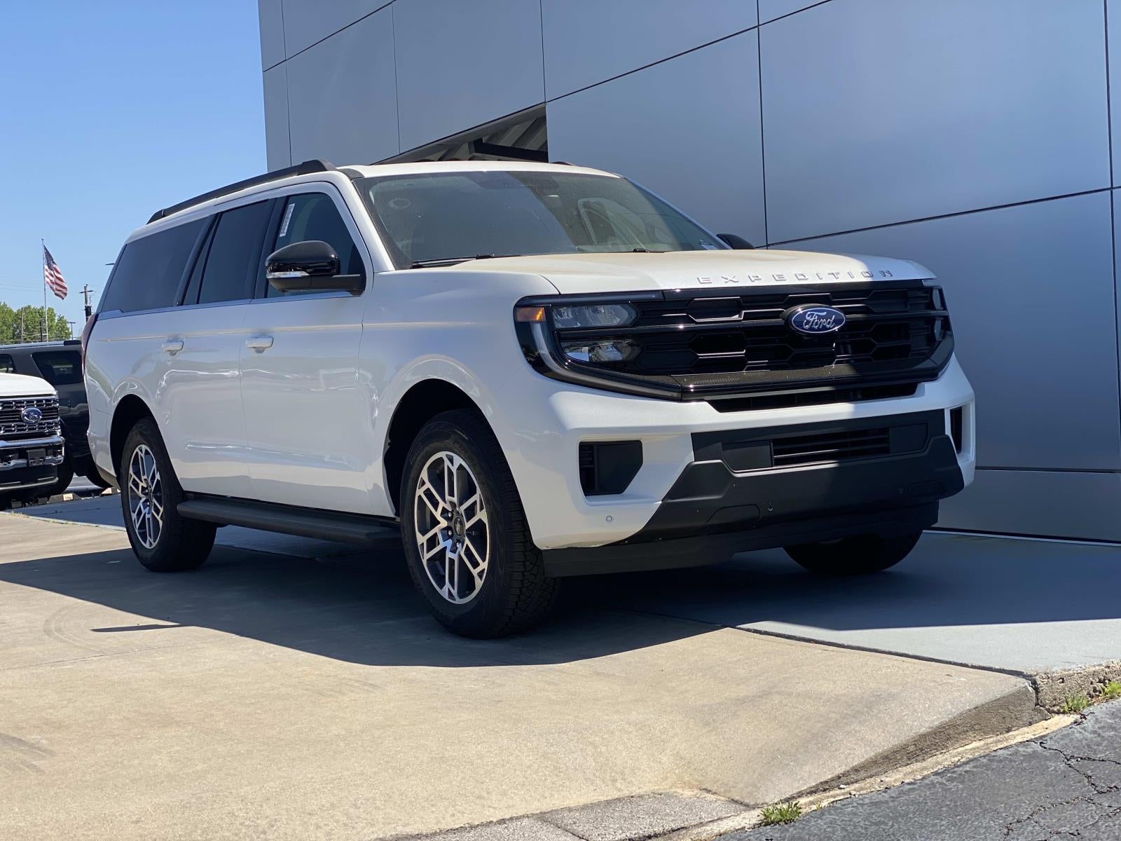 2026 Ford Expedition MAX Active