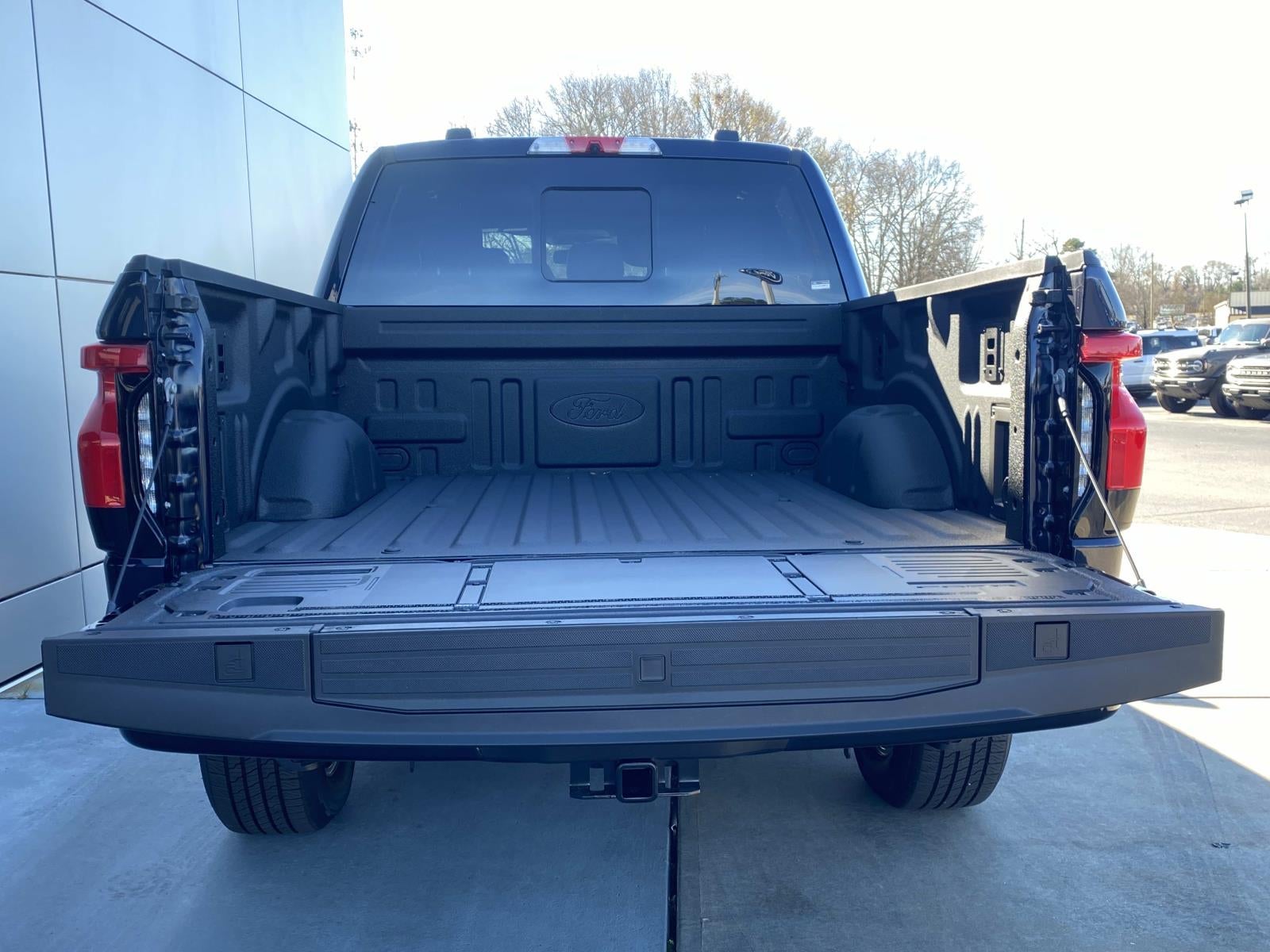 2025 Ford F-150 Lightning Lariat