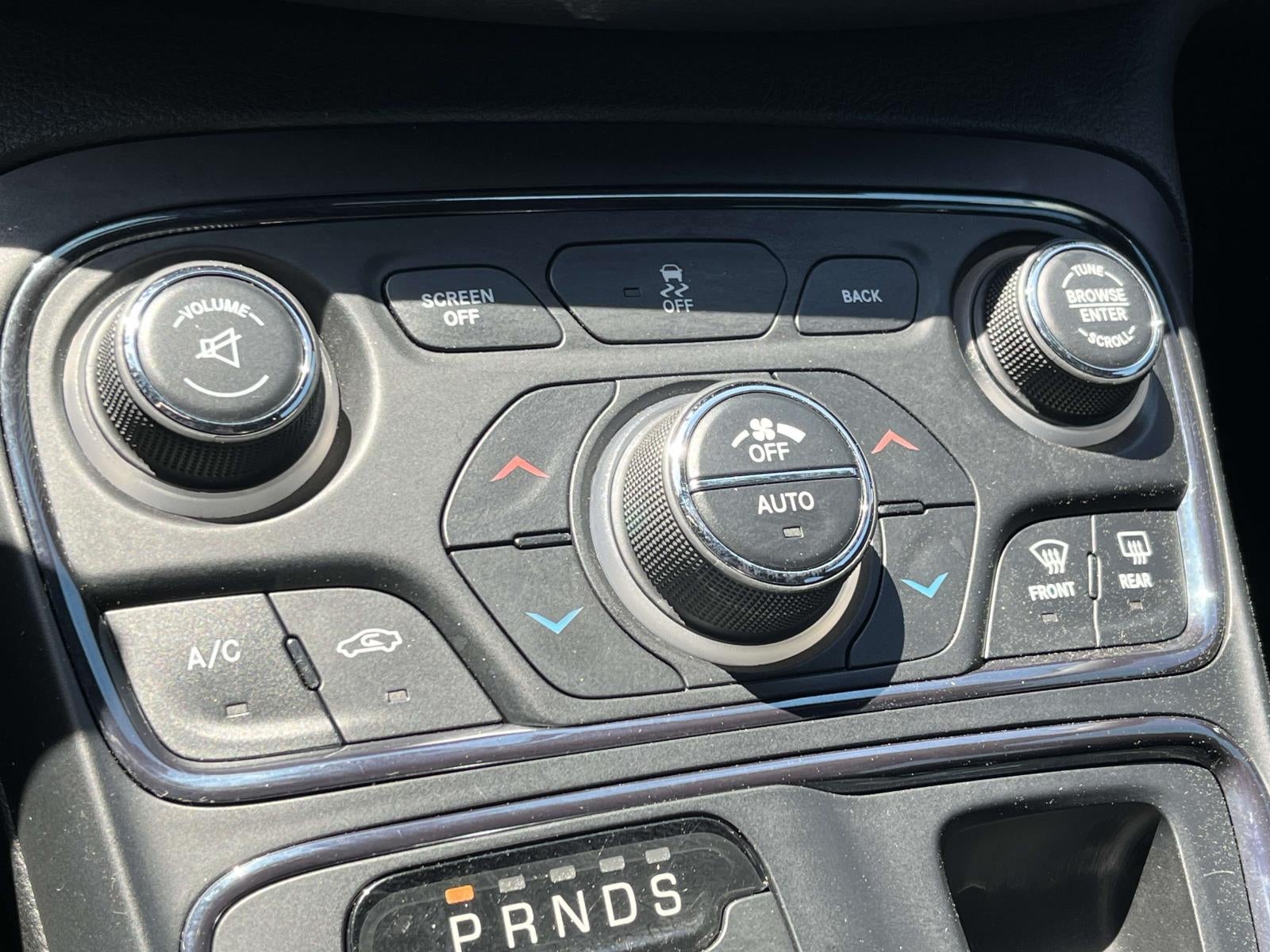 2015 Chrysler 200 4dr Sdn S FWD