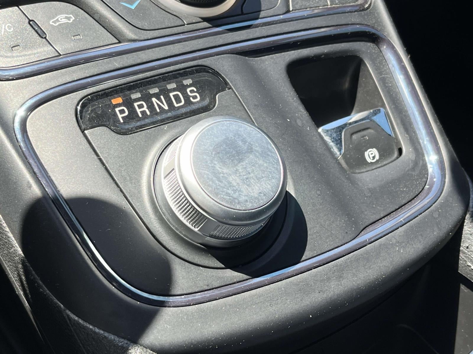 2015 Chrysler 200 4dr Sdn S FWD