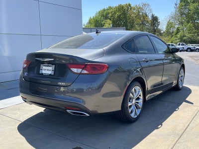 2015 Chrysler 200 4dr Sdn S FWD