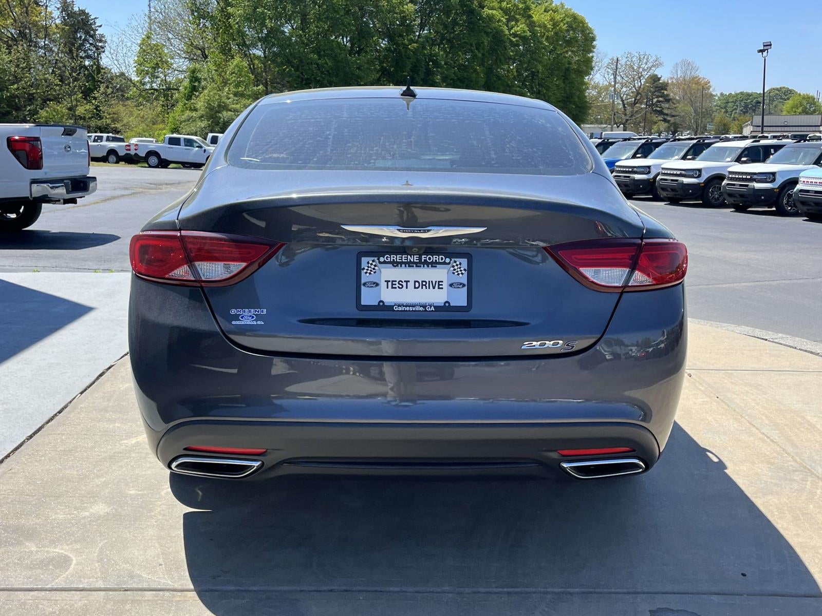 2015 Chrysler 200 4dr Sdn S FWD