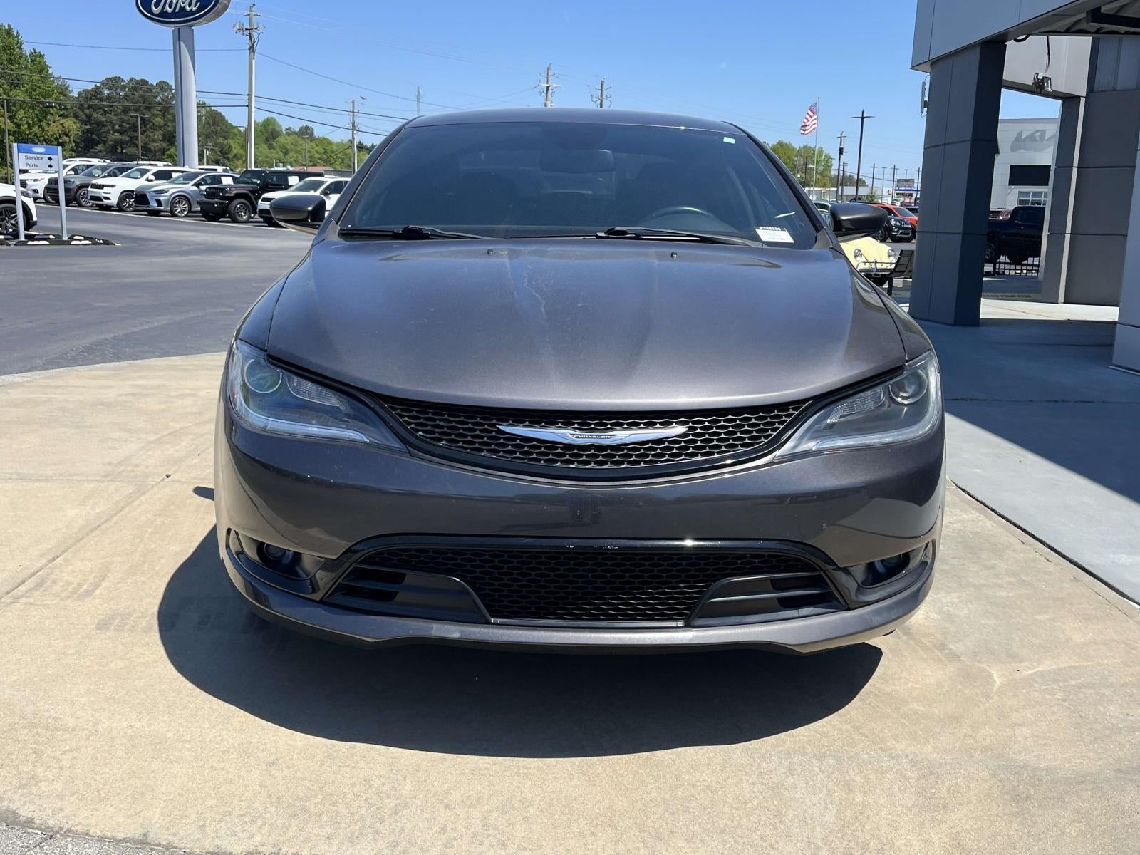 2015 Chrysler 200 4dr Sdn S FWD