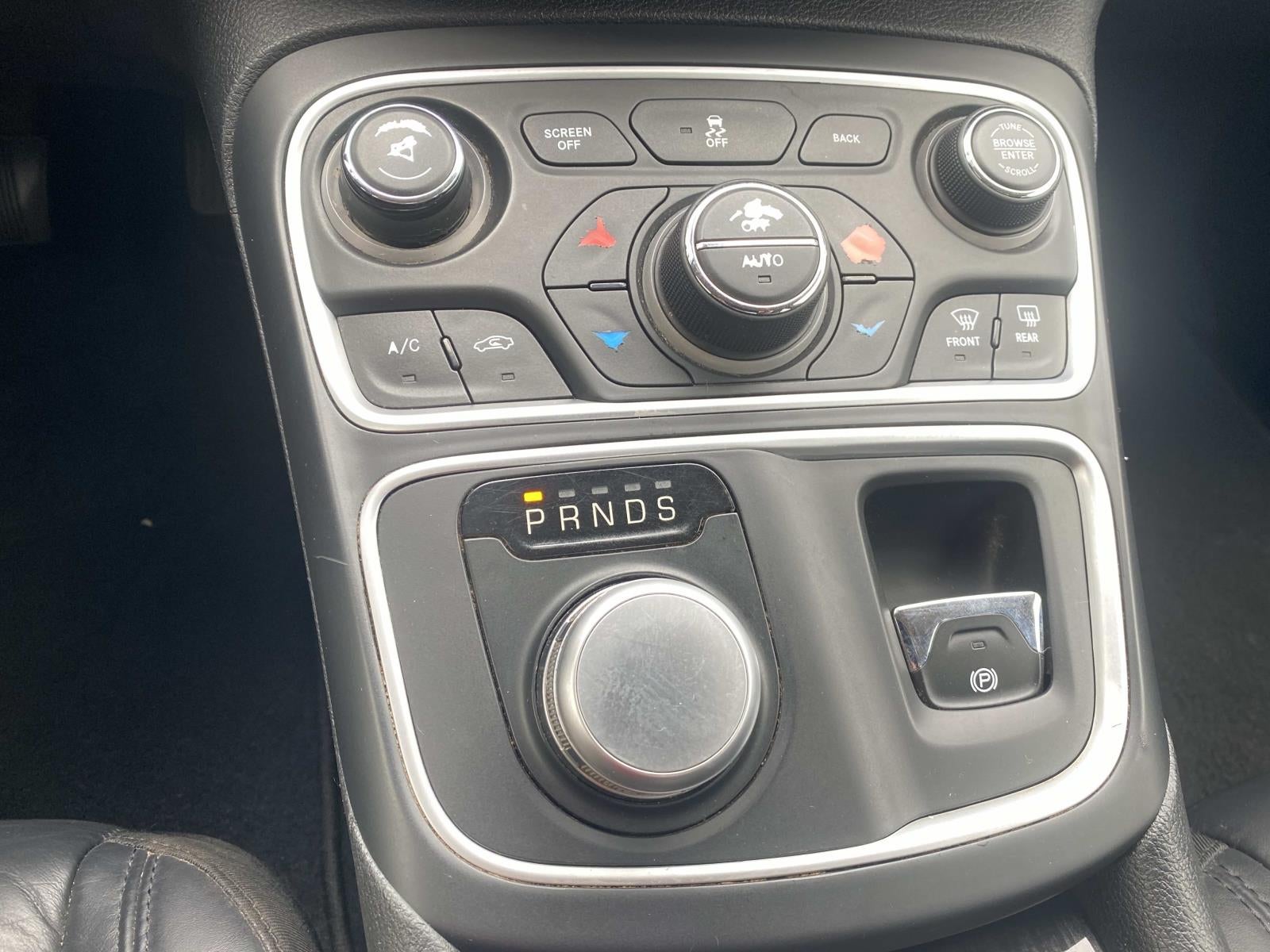 2016 Chrysler 200 4dr Sdn C AWD