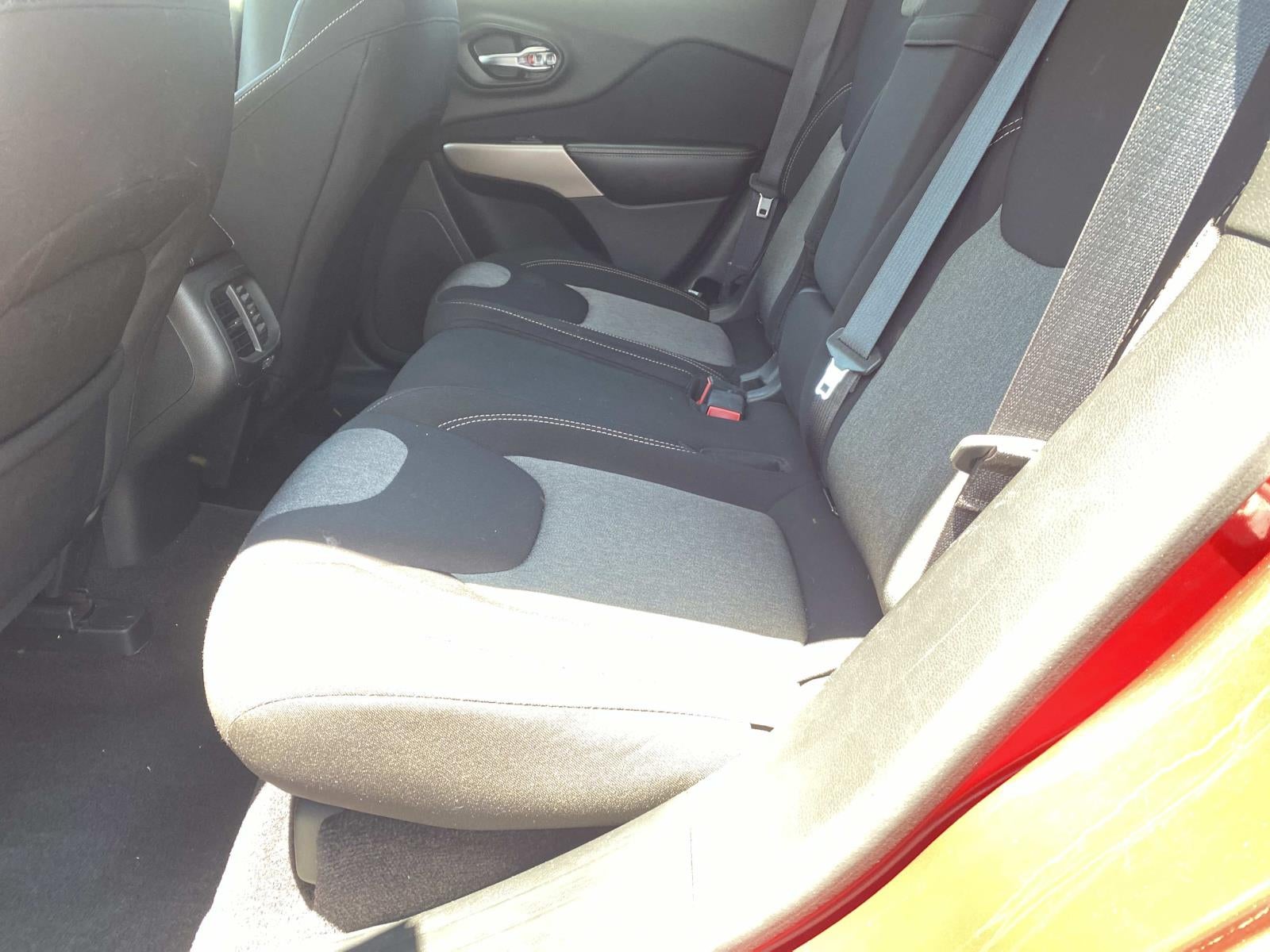 2017 Jeep Cherokee Sport FWD