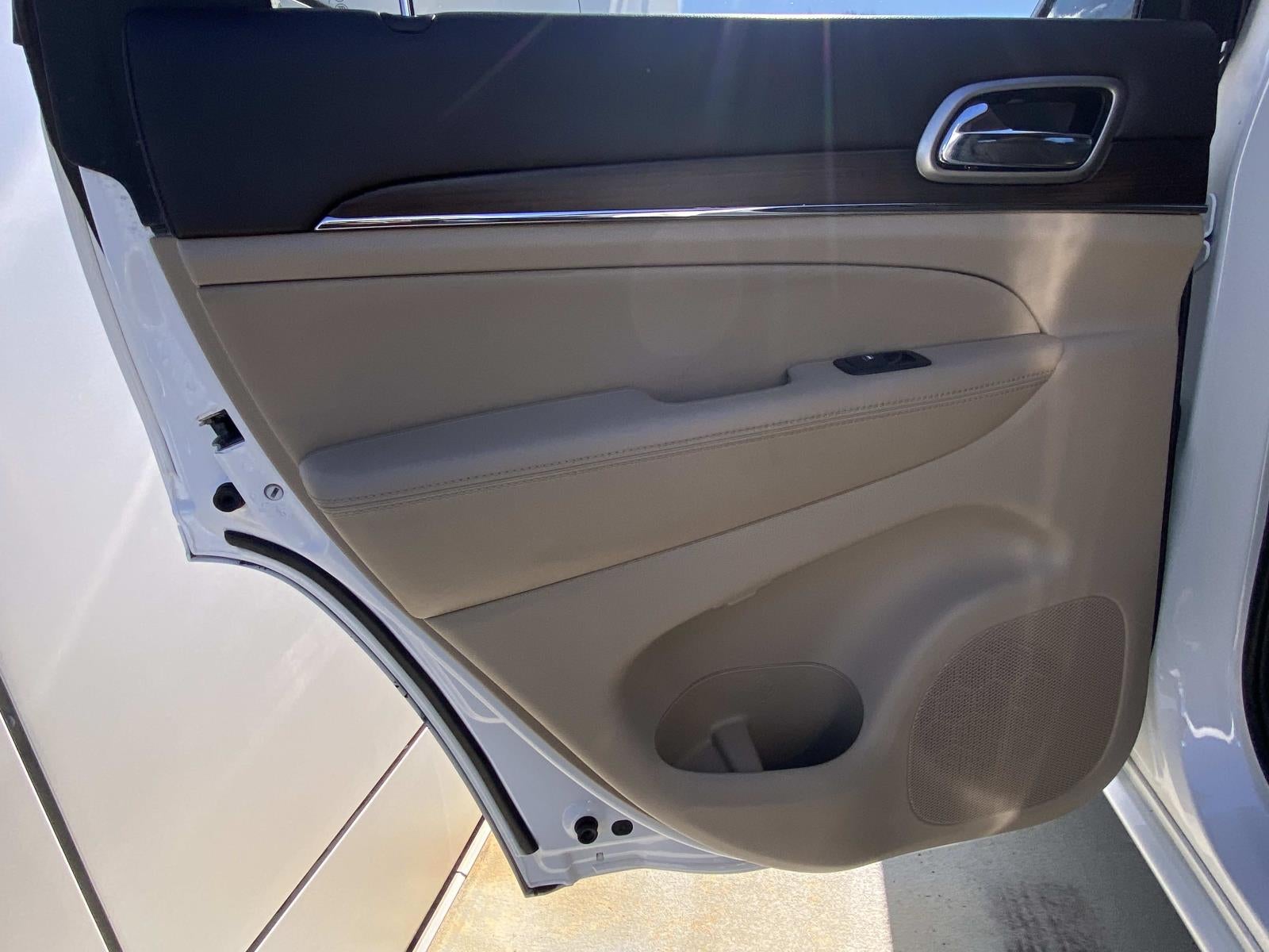 2017 Jeep Grand Cherokee Overland 4x2