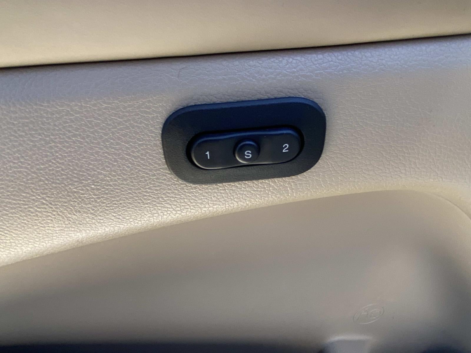 2017 Jeep Grand Cherokee Overland 4x2