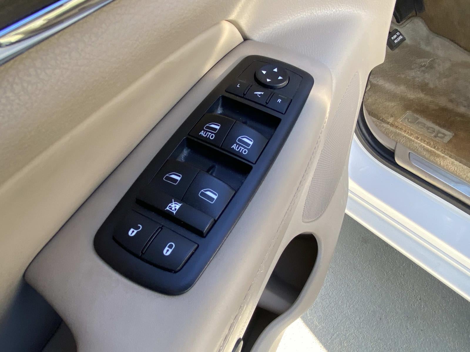 2017 Jeep Grand Cherokee Overland 4x2