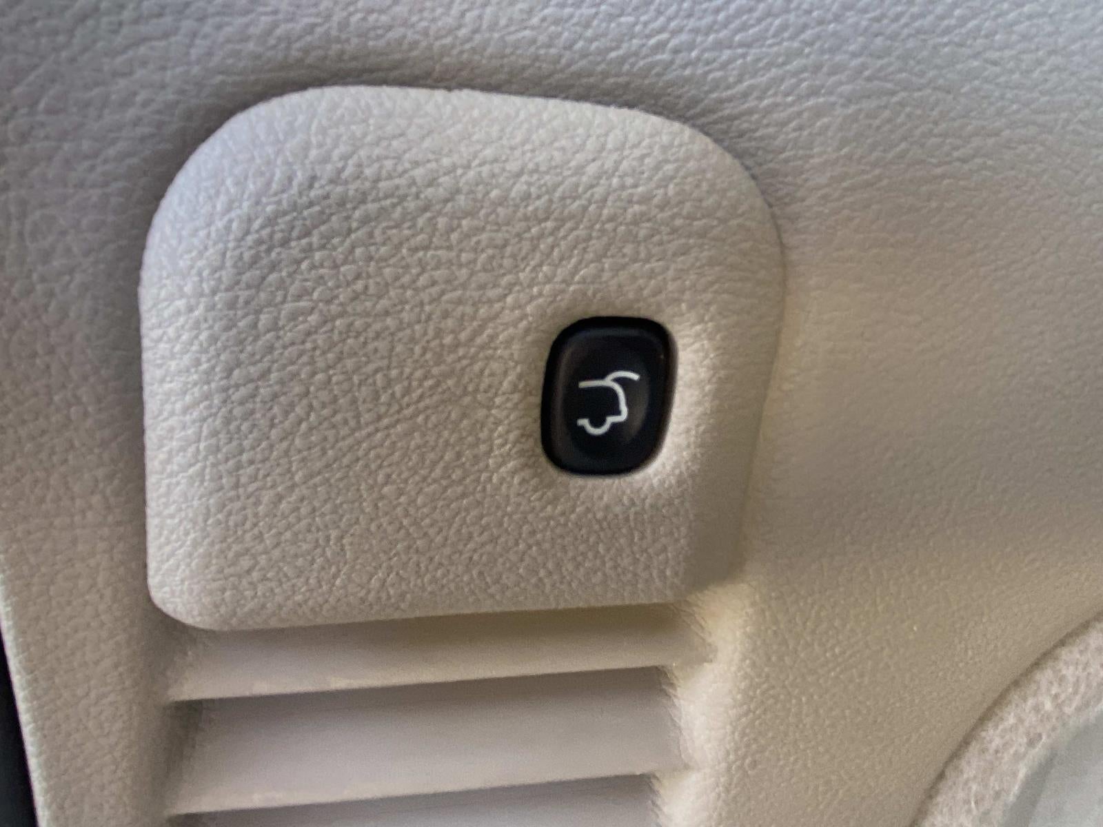 2017 Jeep Grand Cherokee Overland 4x2