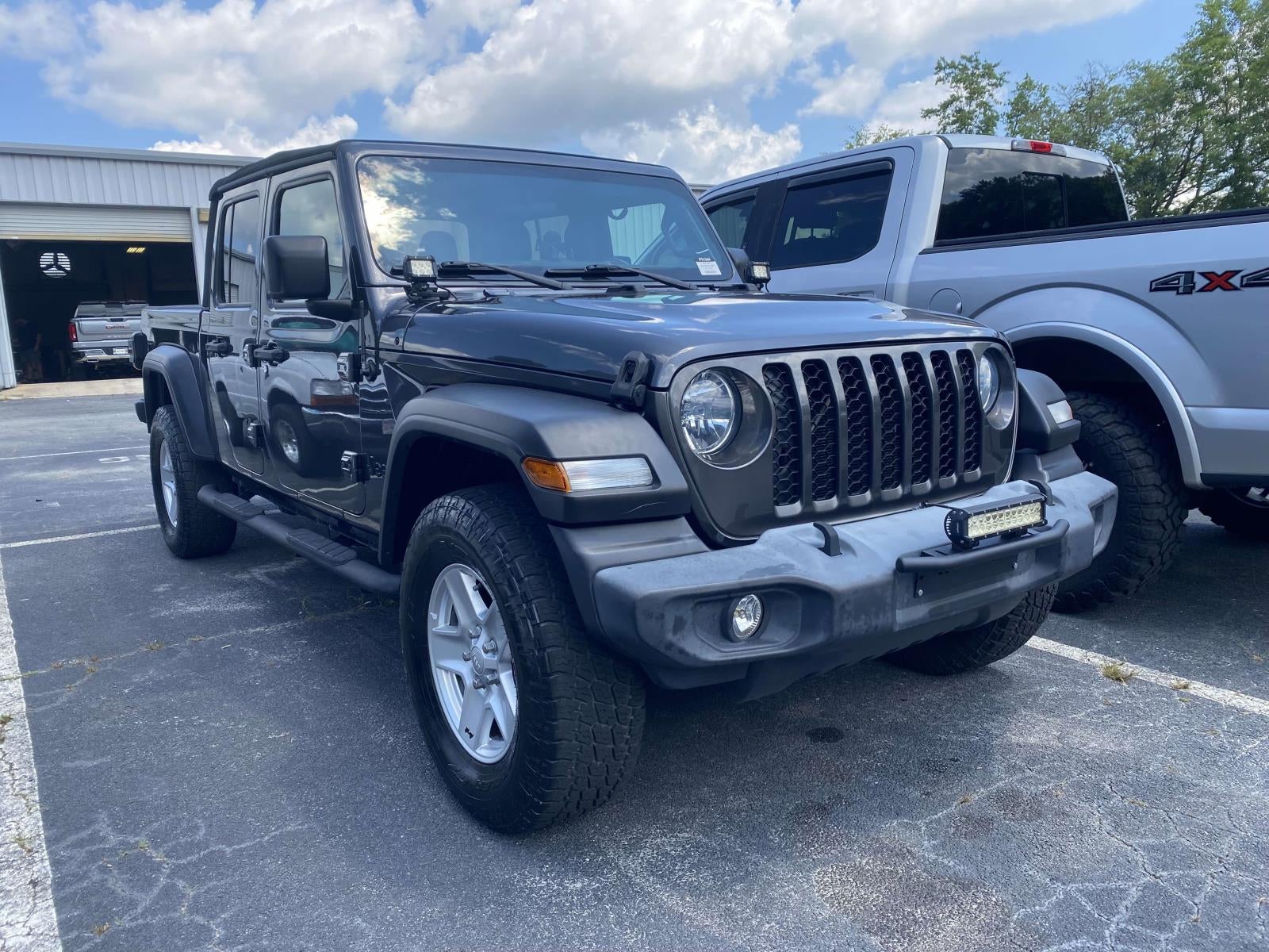 2020 Jeep Gladiator Sport