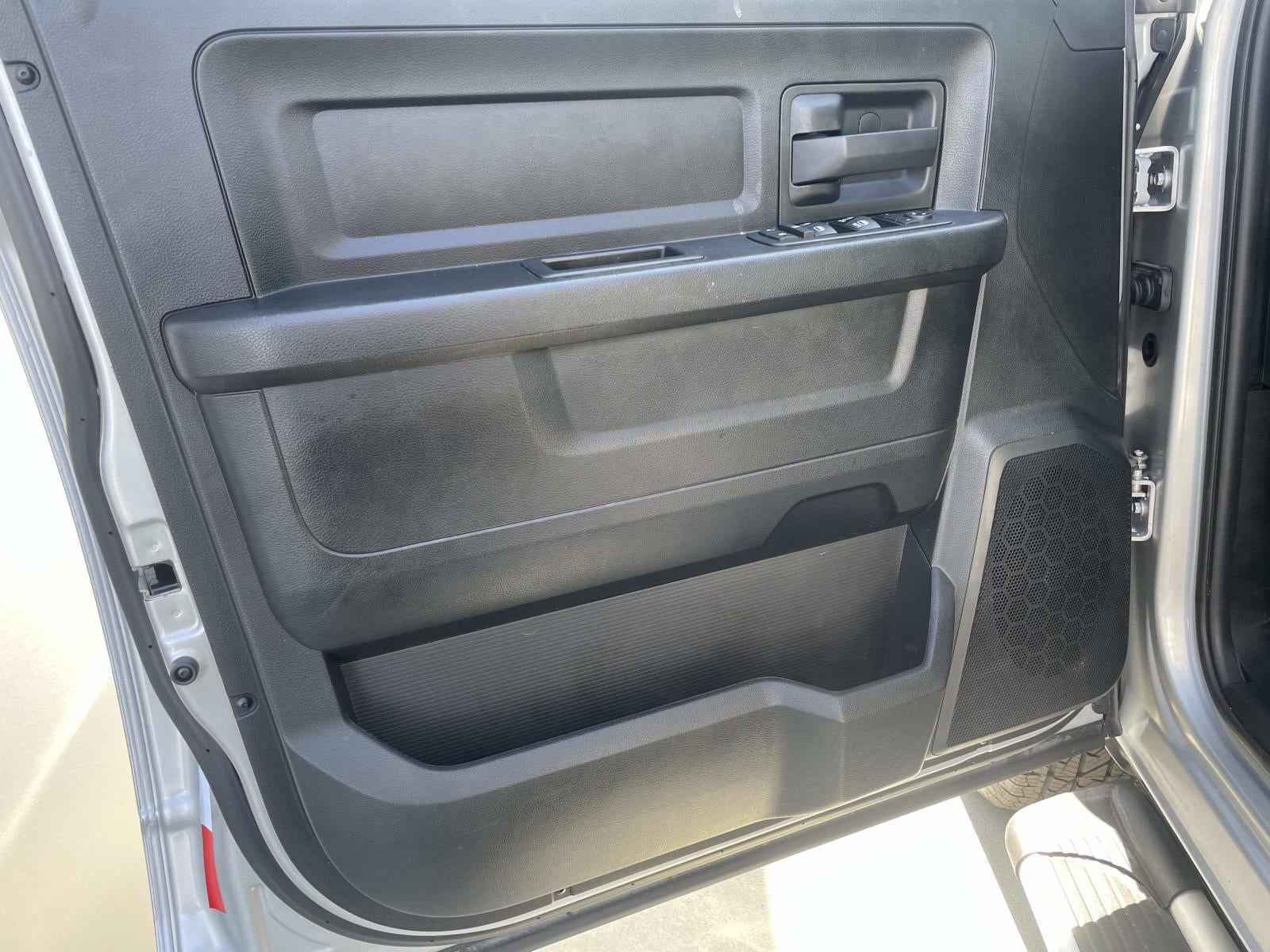 2019 RAM 1500 Classic Tradesman 4x4 Quad Cab 6'4 Box