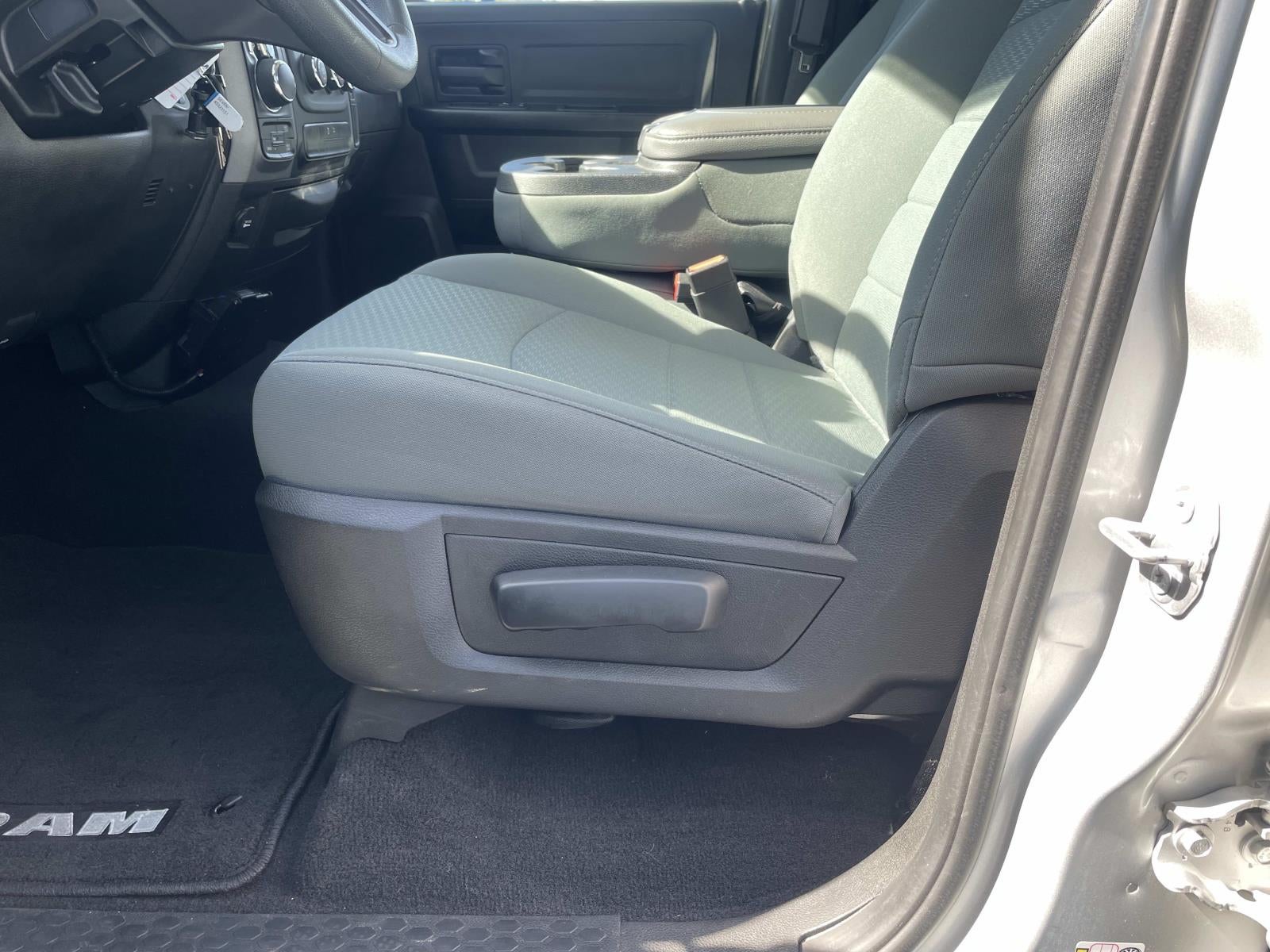 2019 RAM 1500 Classic Tradesman 4x4 Quad Cab 6'4 Box