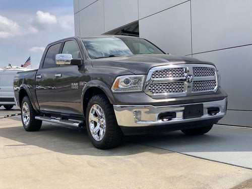 2017 RAM 1500 Laramie 4x4 Crew Cab 5'7 Box