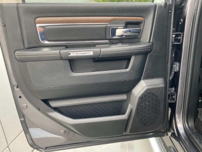 2017 RAM 1500 Laramie 4x4 Crew Cab 5'7 Box