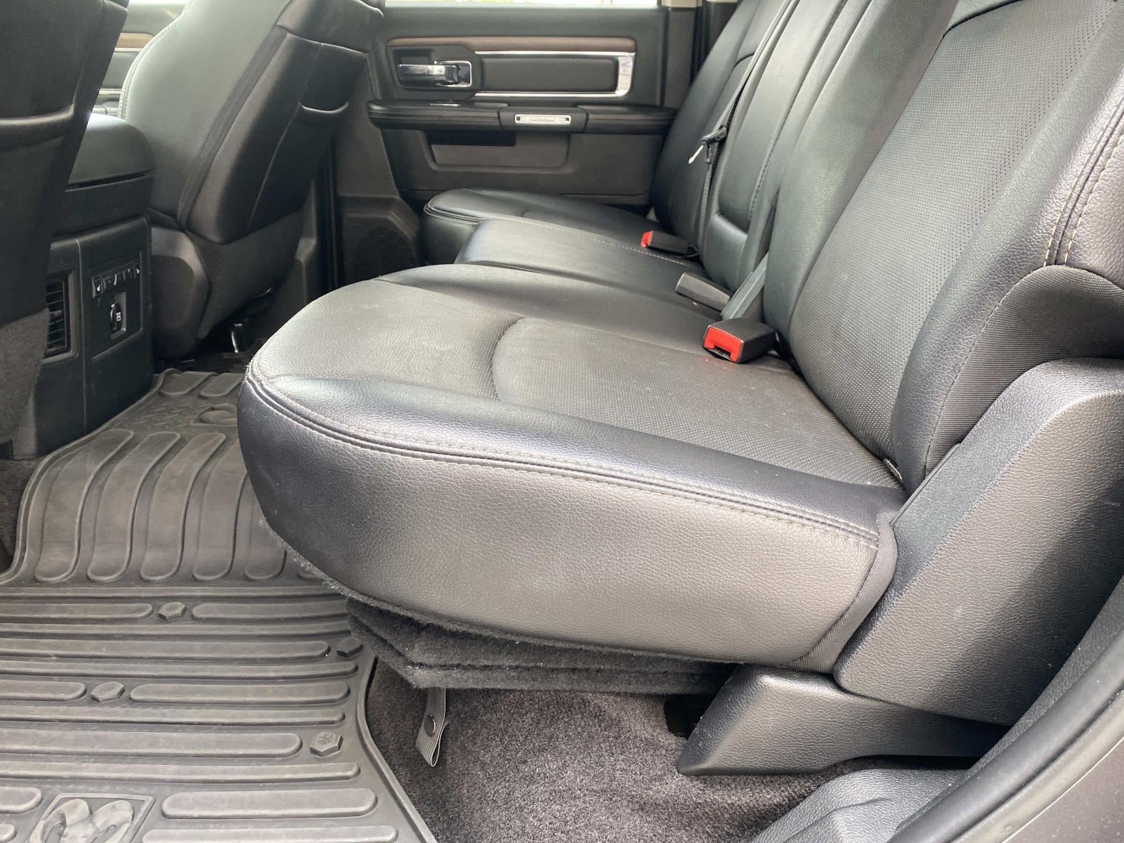 2017 RAM 1500 Laramie 4x4 Crew Cab 5'7 Box