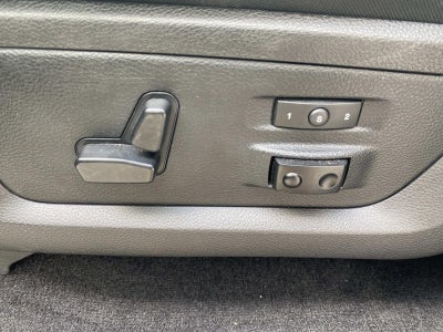 2017 RAM 1500 Laramie 4x4 Crew Cab 5'7 Box