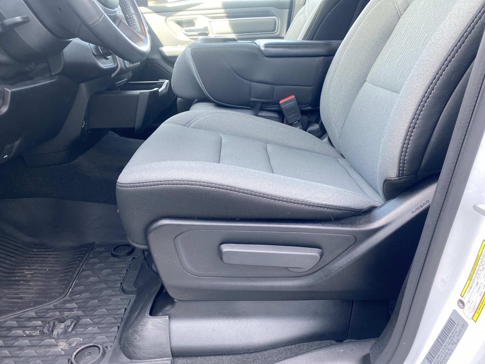 2020 RAM 1500 Big Horn 4x2 Quad Cab 6'4 Box