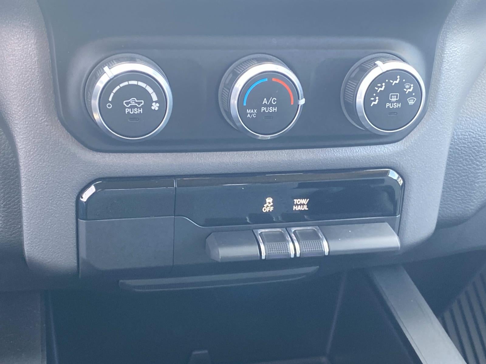 2020 RAM 1500 Big Horn 4x2 Quad Cab 6'4 Box