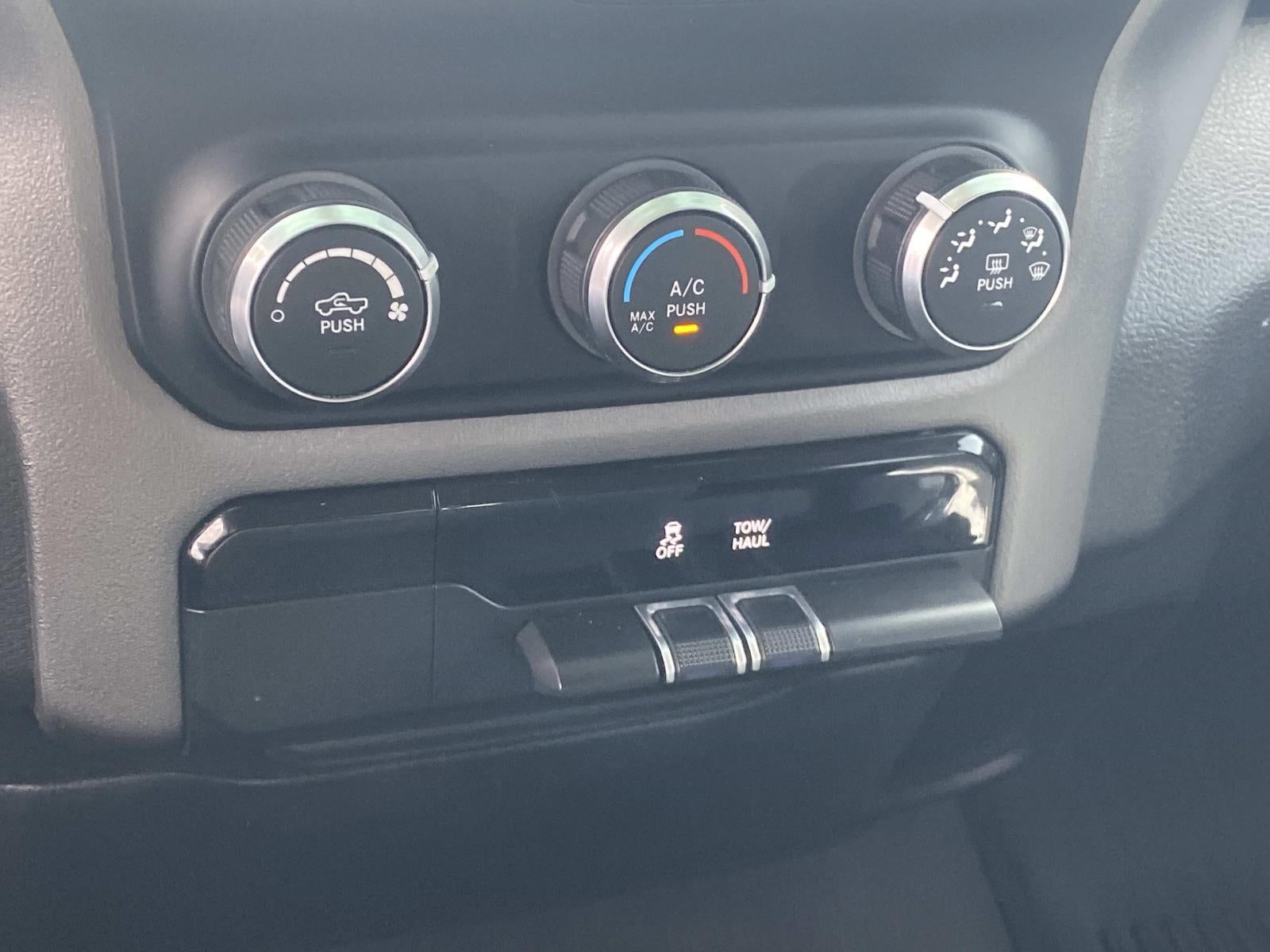 2019 RAM 1500 Big Horn/Lone Star 4x2 Crew Cab 5'7 Box