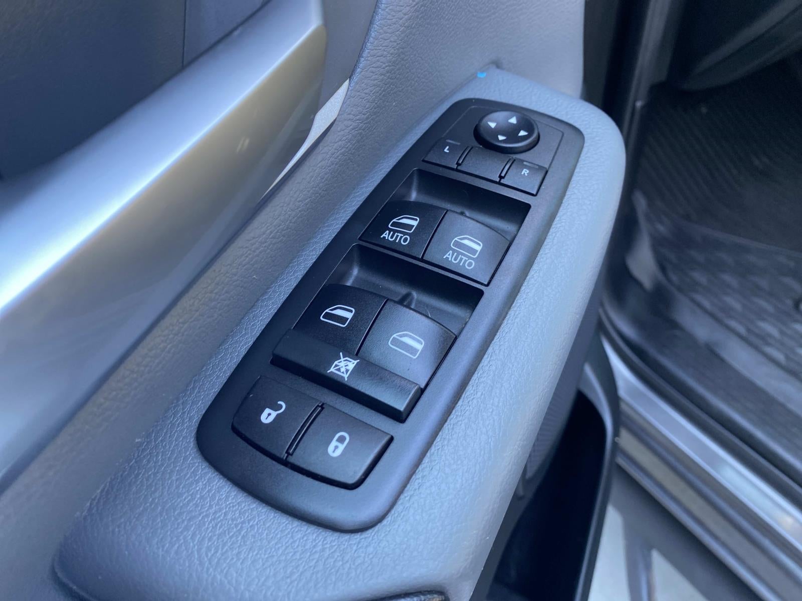 2019 RAM 1500 Big Horn/Lone Star 4x2 Crew Cab 5'7 Box