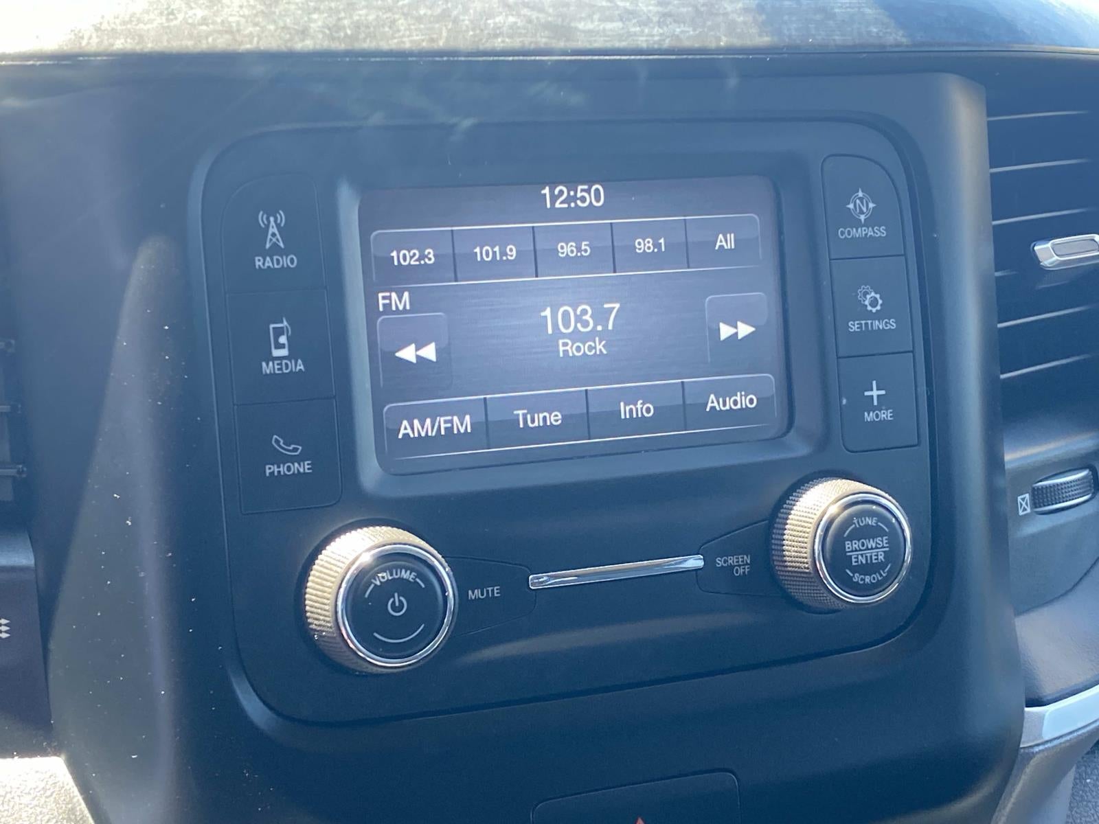 2019 RAM 1500 Big Horn/Lone Star 4x2 Crew Cab 5'7 Box