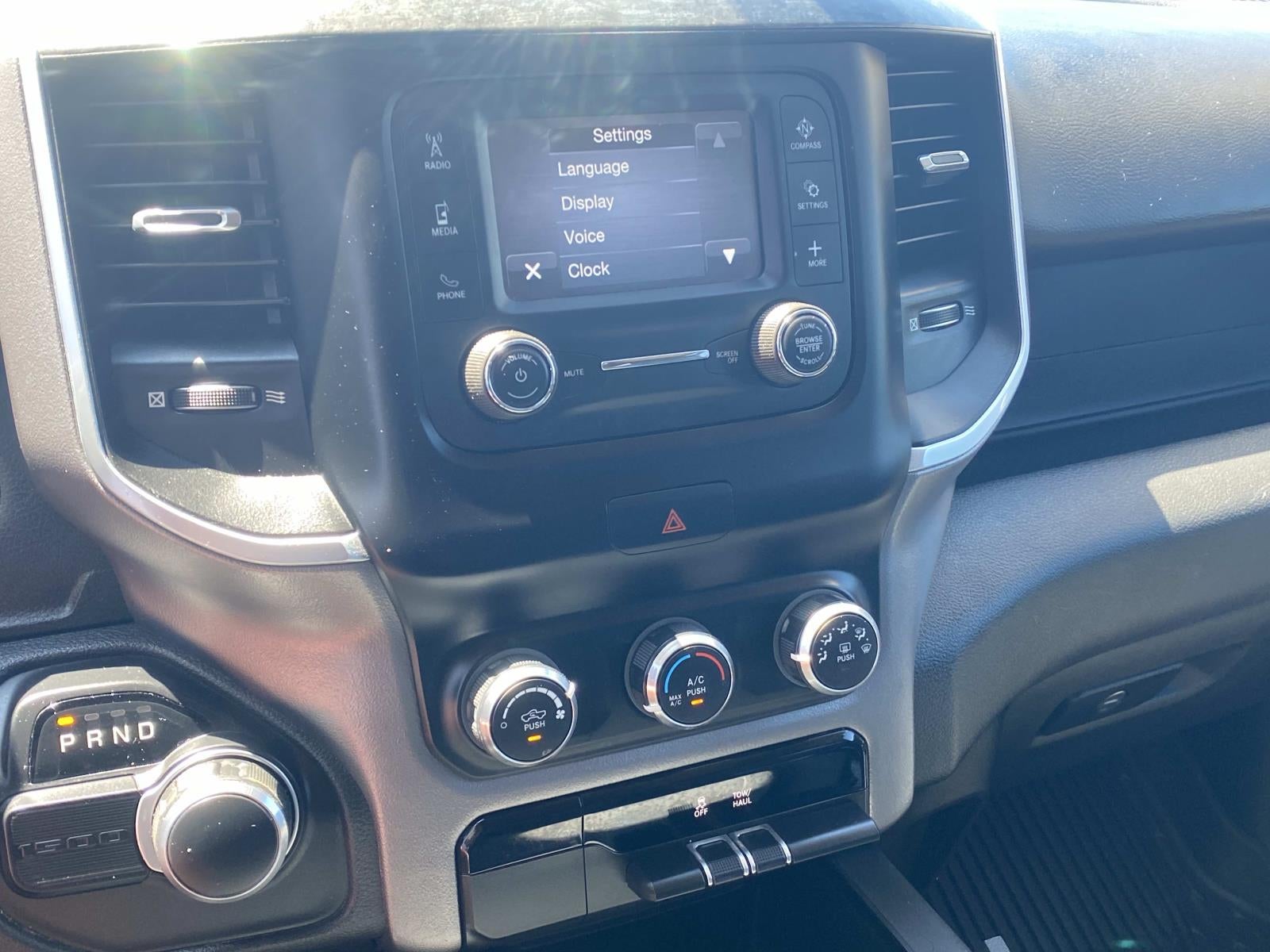 2019 RAM 1500 Big Horn/Lone Star 4x2 Crew Cab 5'7 Box