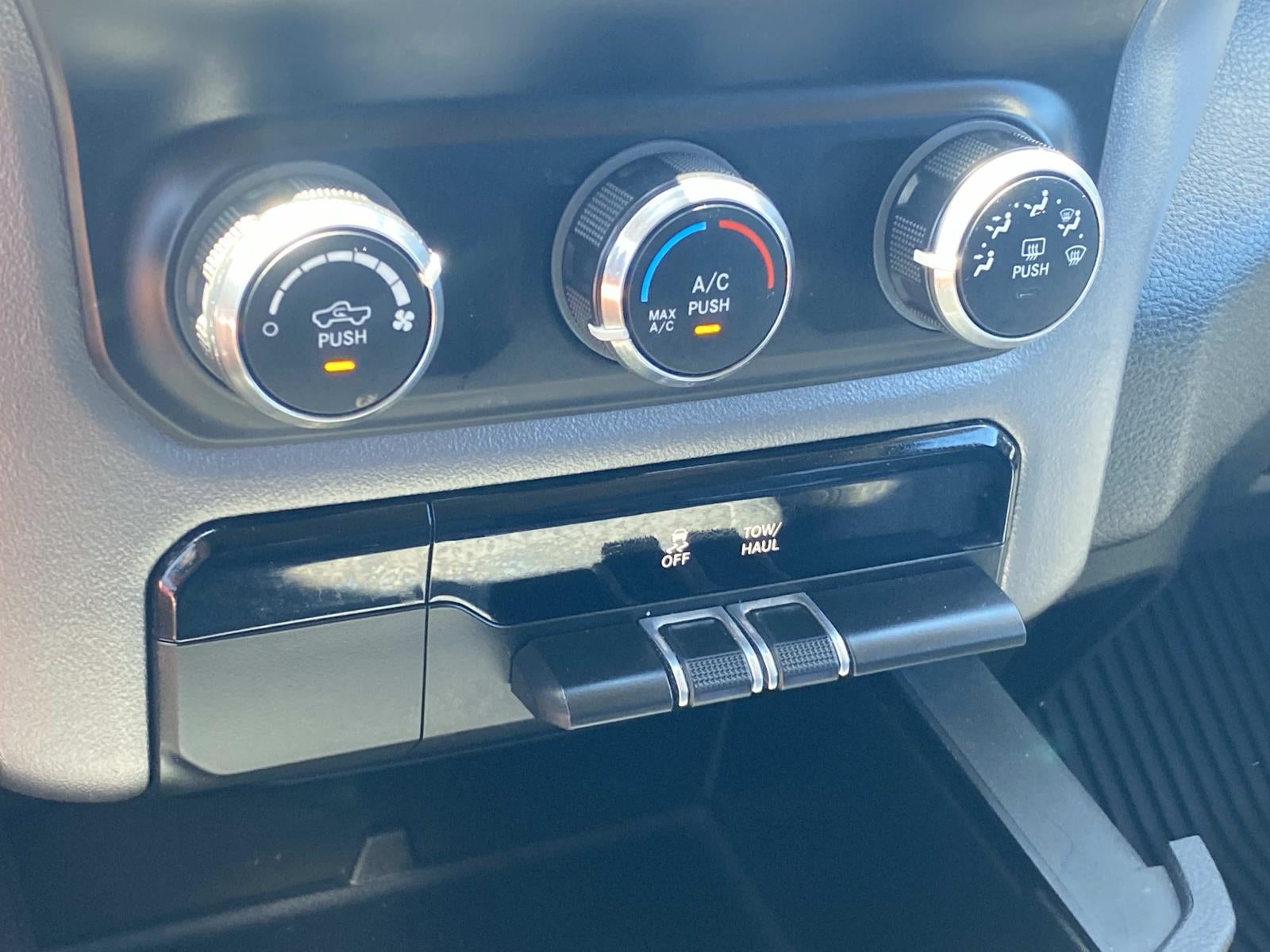 2019 RAM 1500 Big Horn/Lone Star 4x2 Crew Cab 5'7 Box