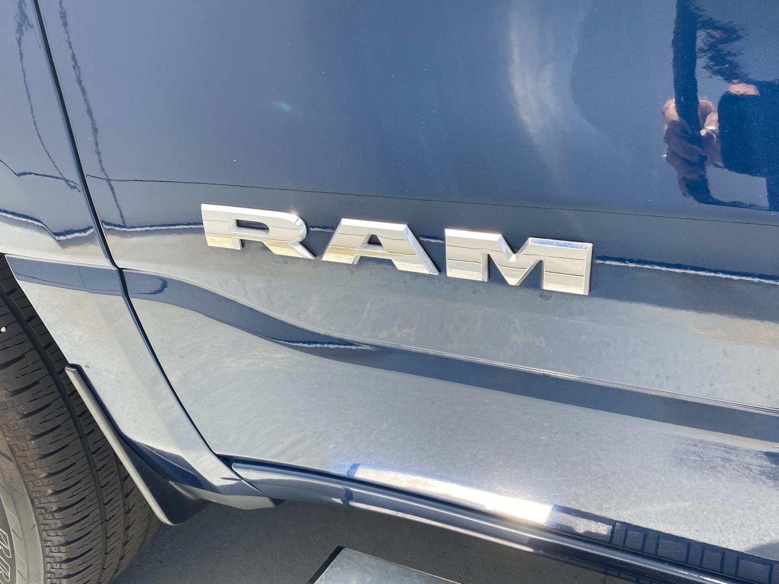 2021 RAM 1500 Big Horn 4x4 Crew Cab 5'7 Box