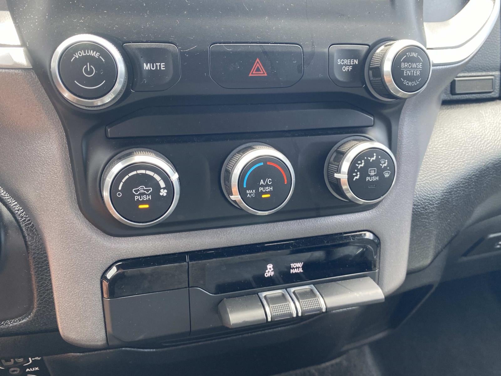 2021 RAM 1500 Big Horn 4x4 Crew Cab 5'7 Box