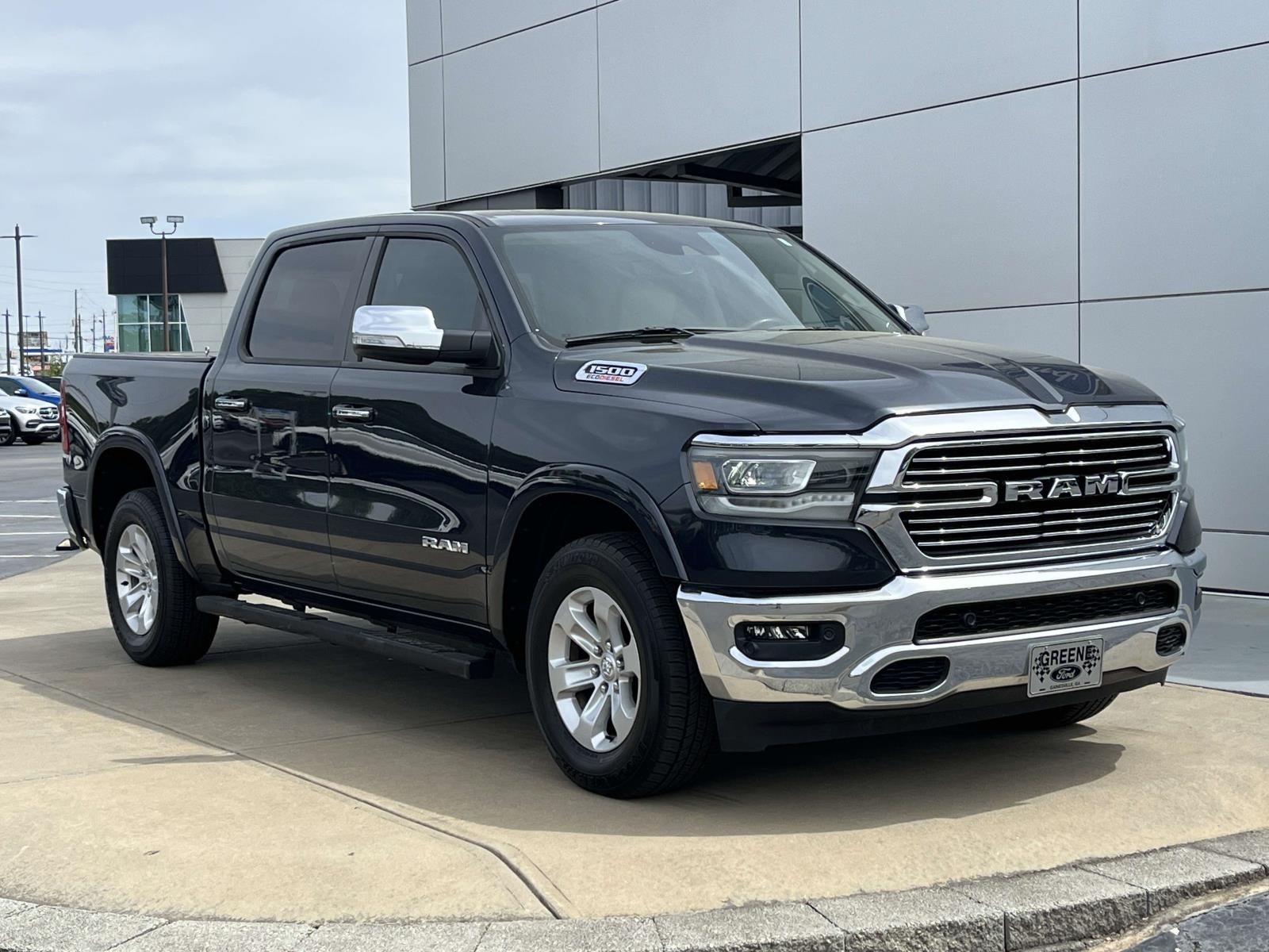 2022 RAM 1500 Laramie 4x4 Crew Cab 5'7 Box