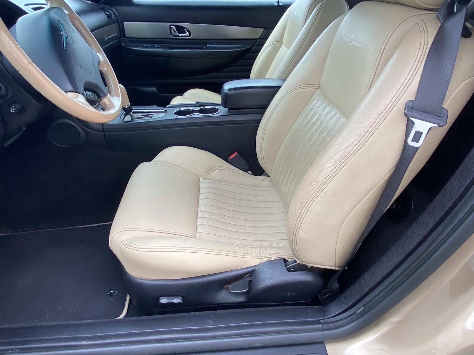 2005 Ford Thunderbird 2dr Convertible Deluxe