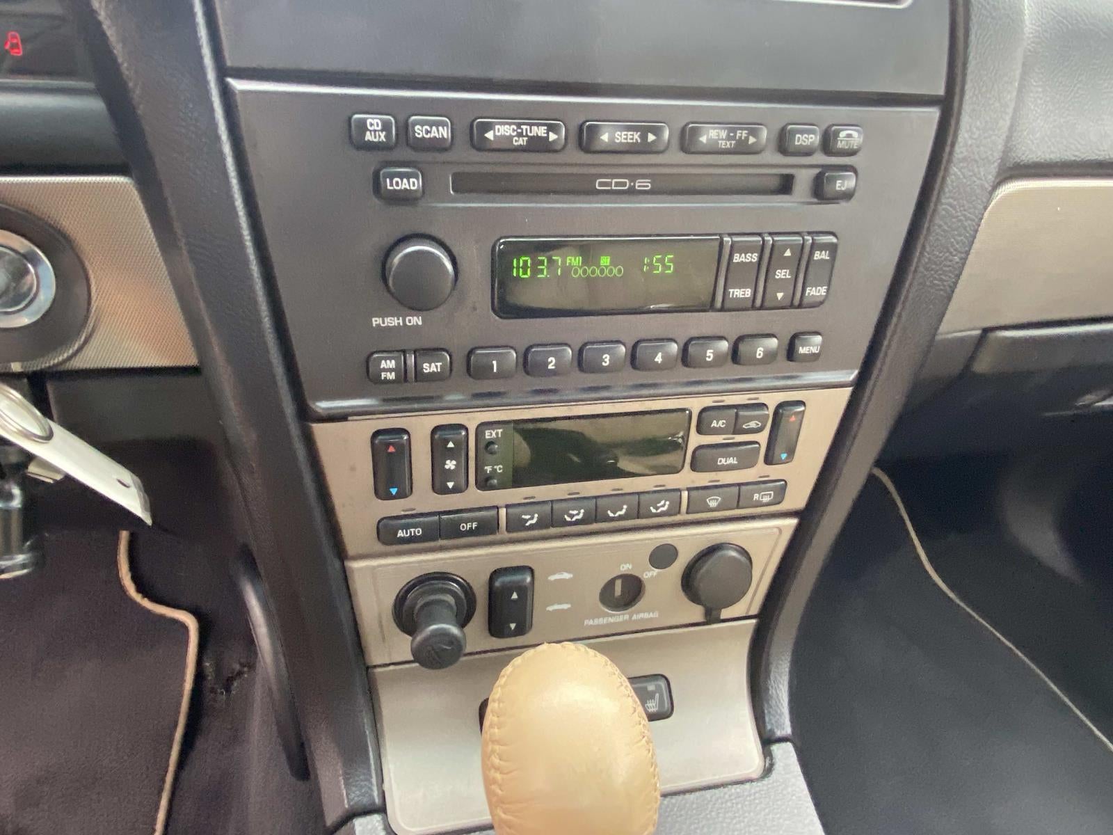 2005 Ford Thunderbird 2dr Convertible Deluxe