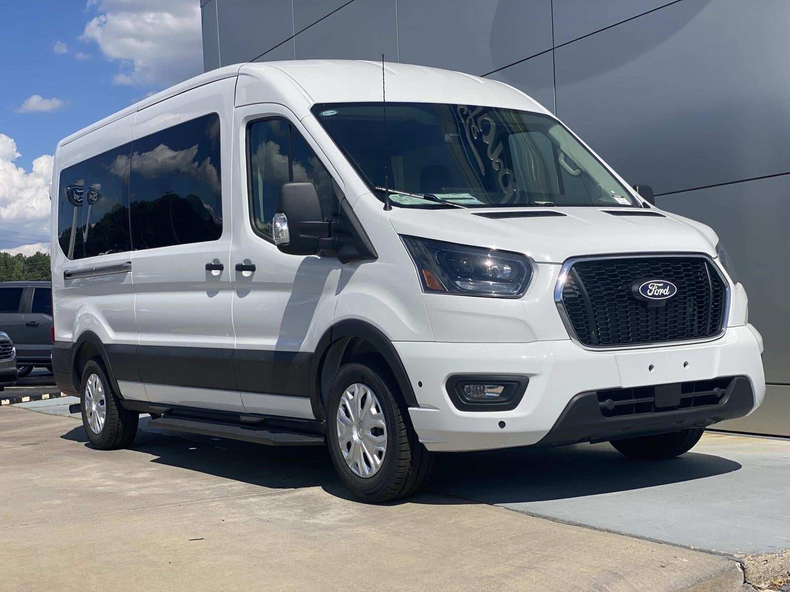 2026 Ford Transit Passenger Wagon XLT