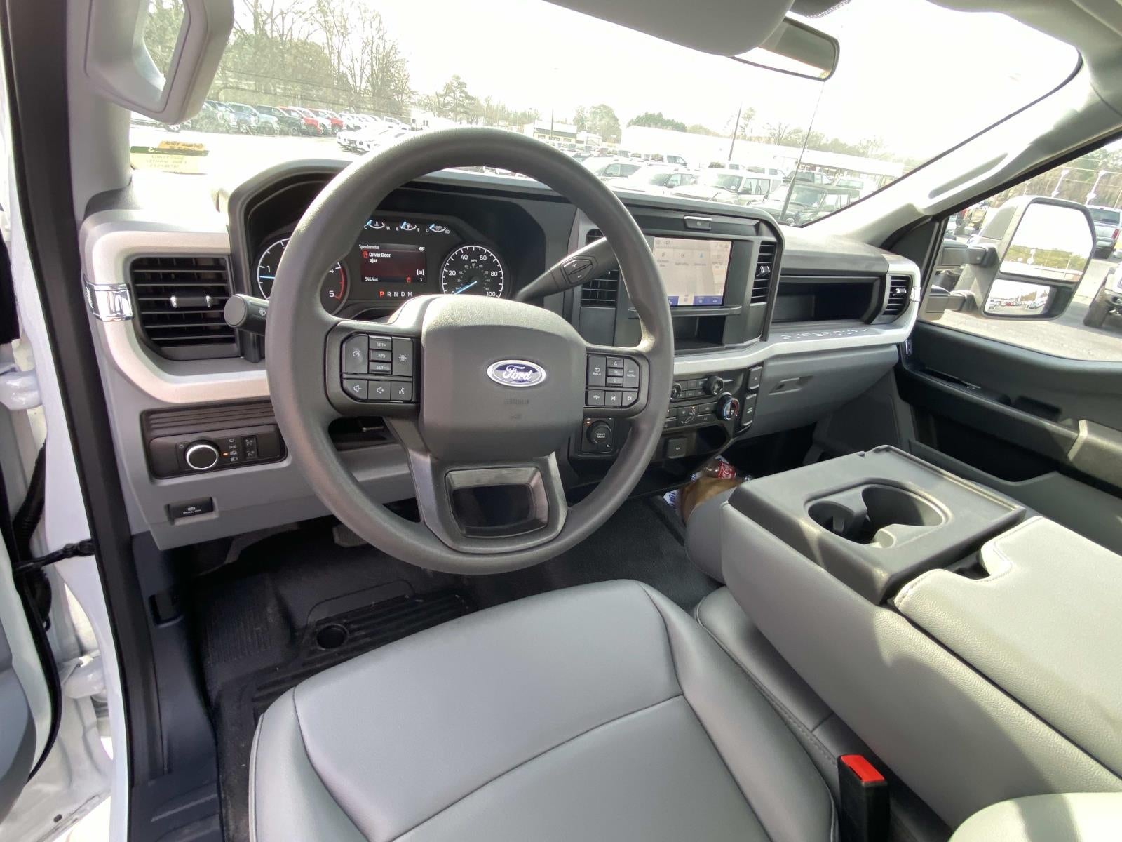 2025 Ford Super Duty F-350 DRW XL