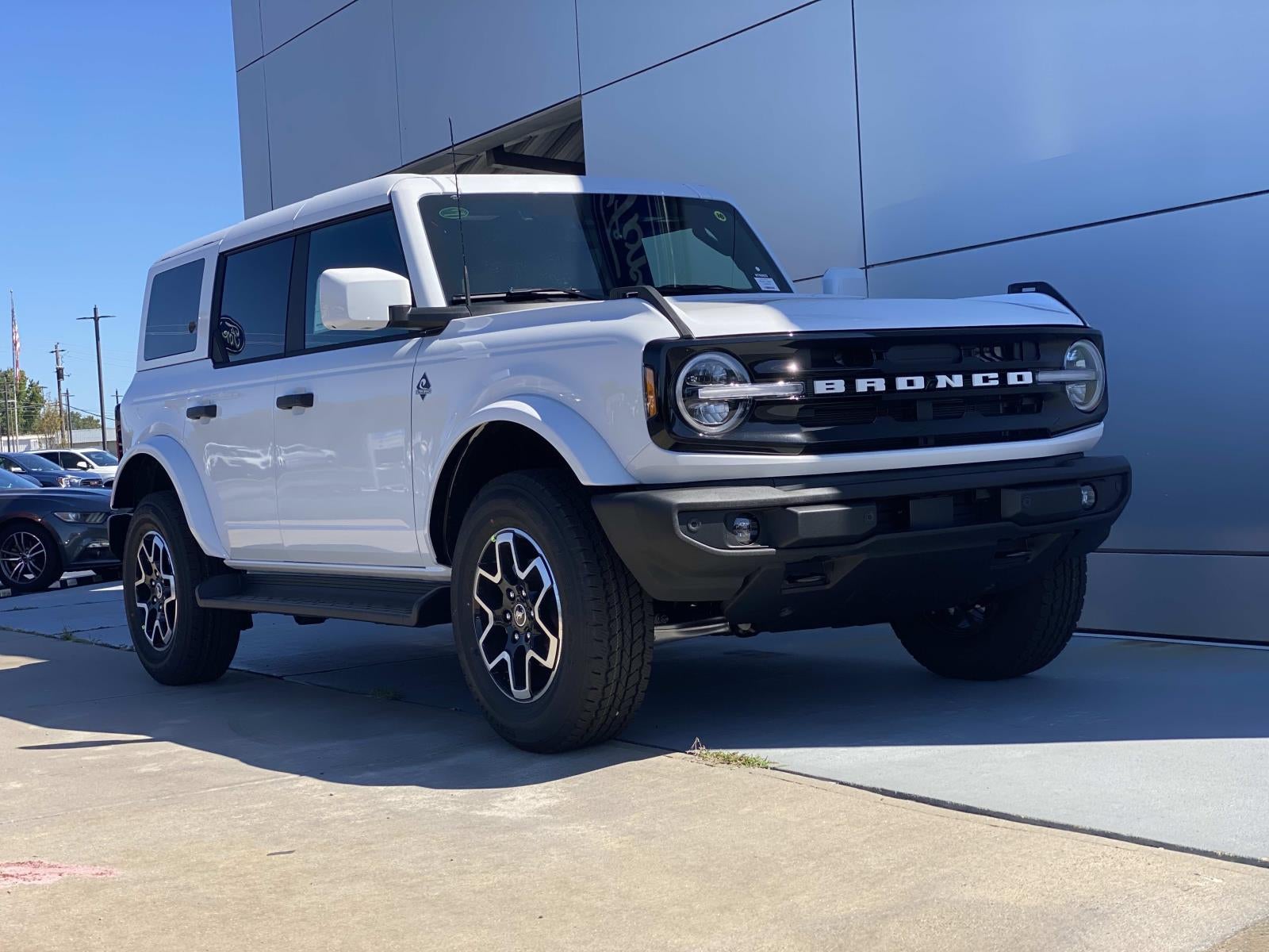 2026 Ford Bronco Outer Banks