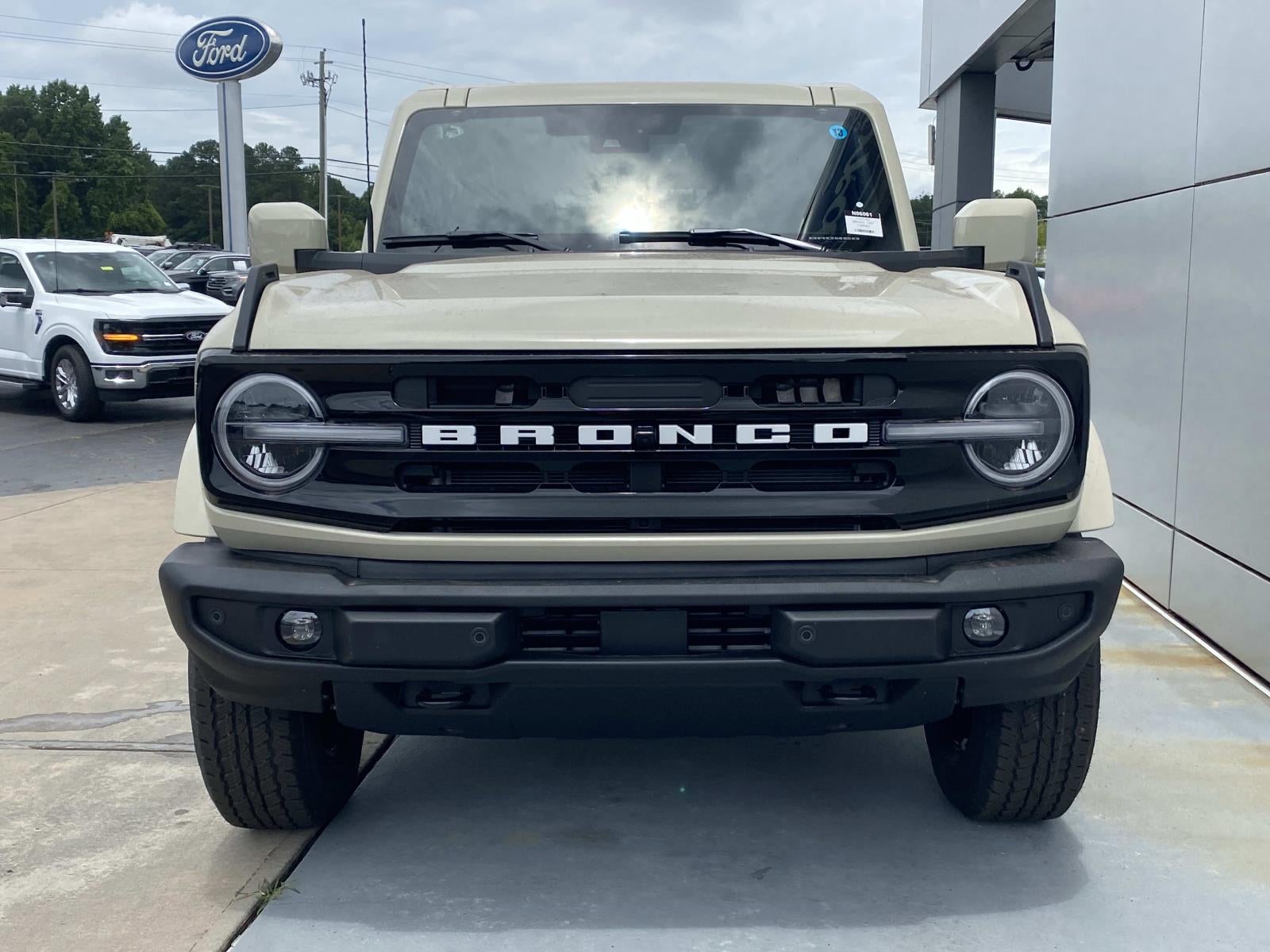 2026 Ford Bronco Outer Banks