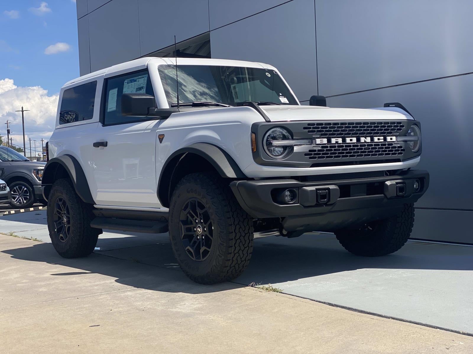 2026 Ford Bronco Badlands photo 2