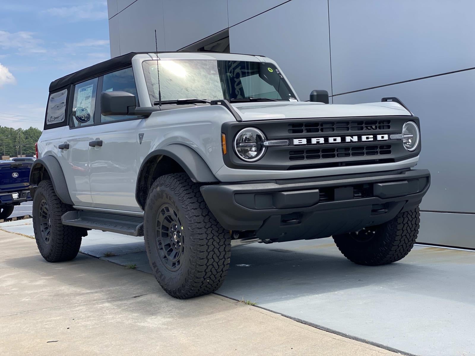 2026 Ford Bronco Base 4 Door 4x4