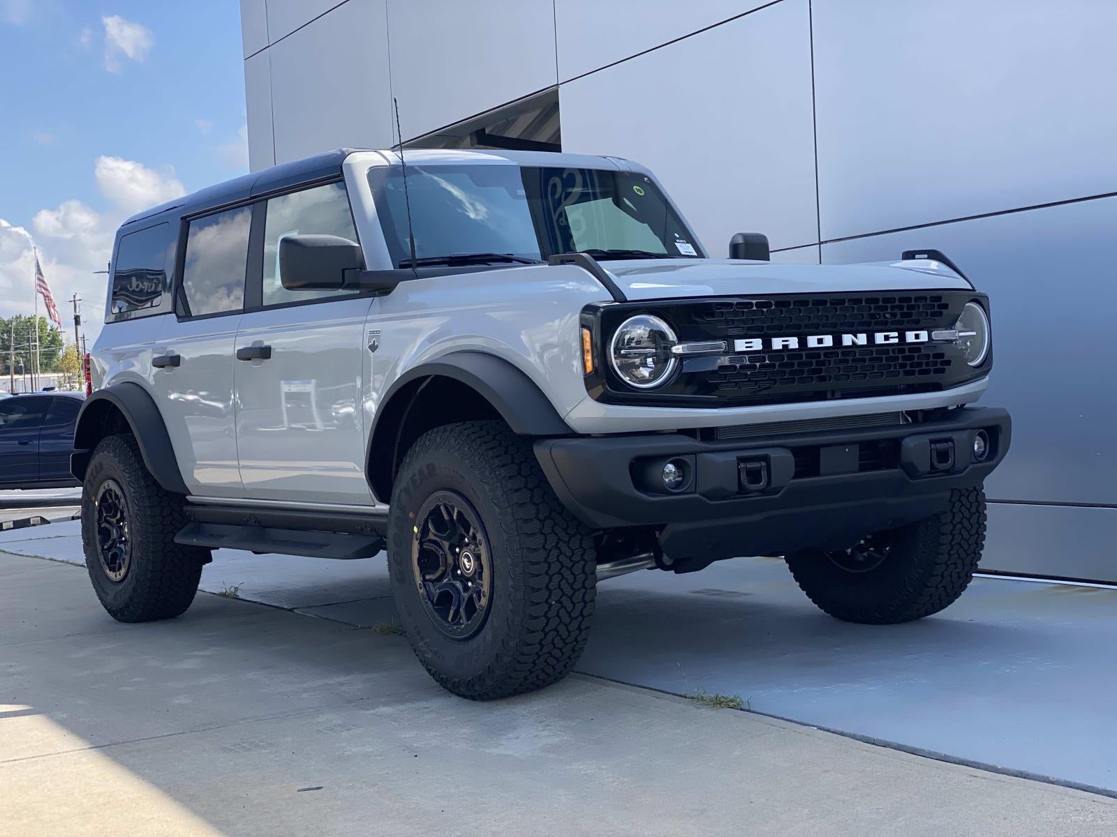 2026 Ford Bronco Big Bend photo 2