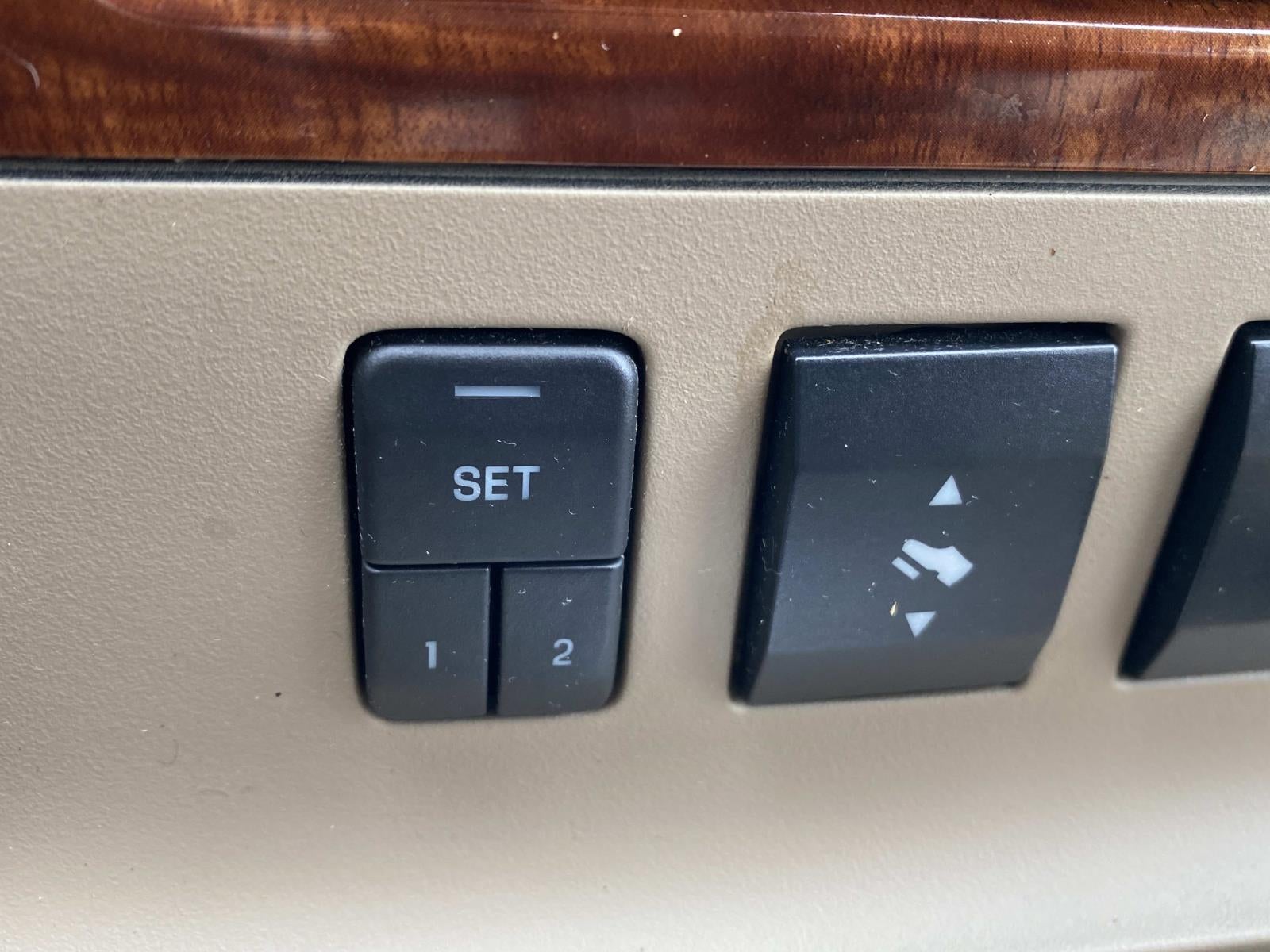 2010 Ford Explorer RWD 4dr Eddie Bauer