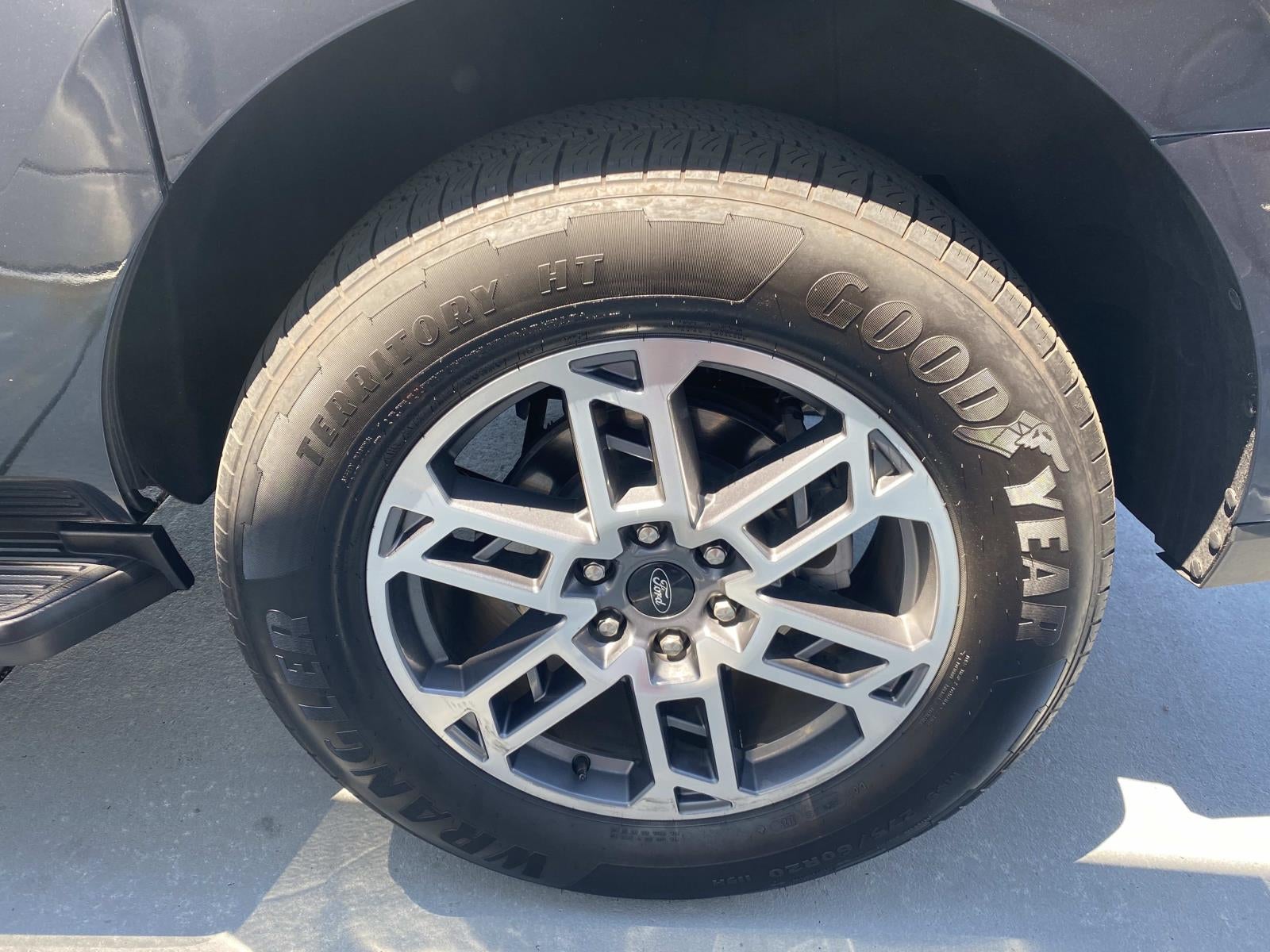 2025 Ford Expedition Max Active 4x2