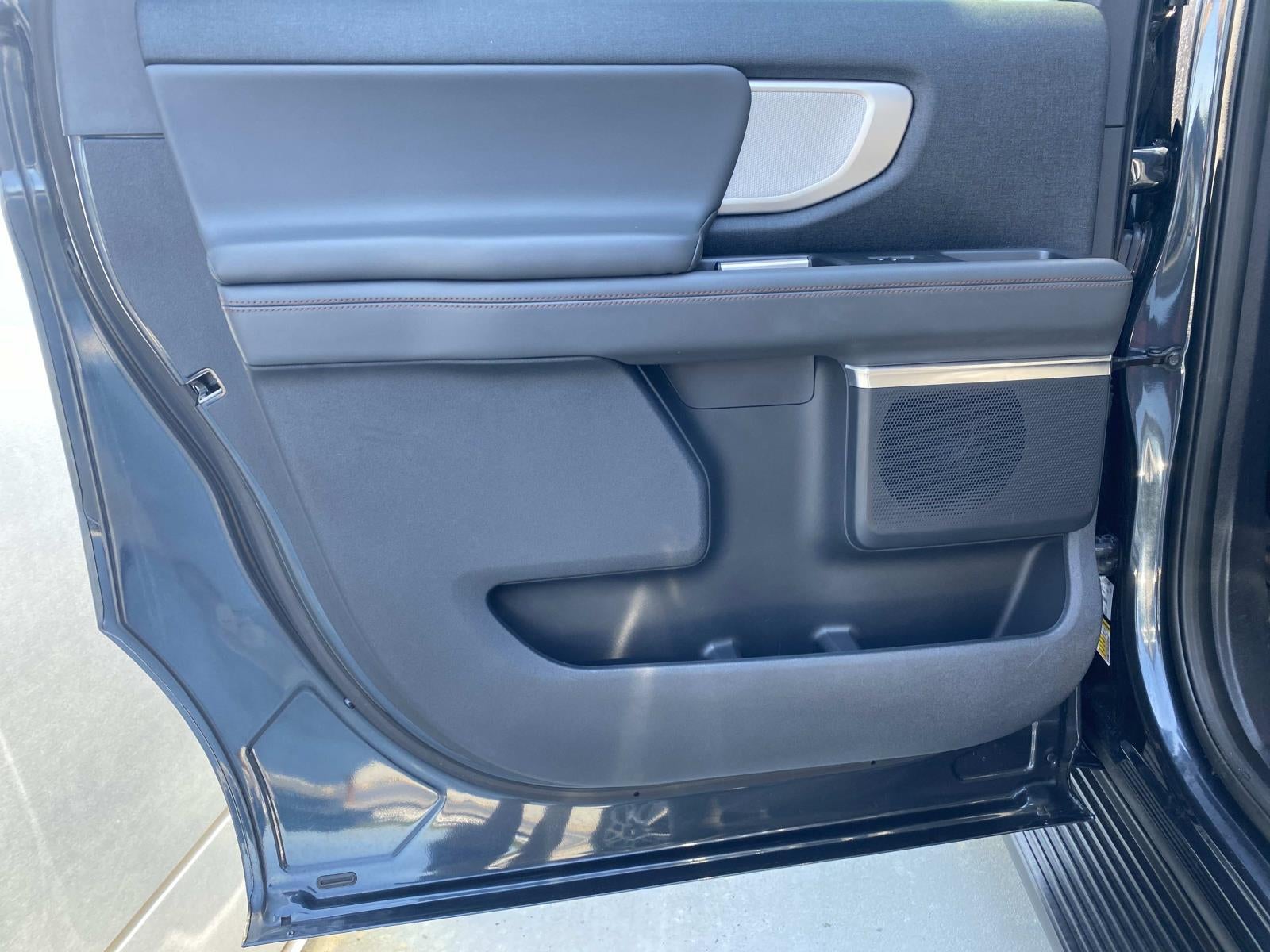 2025 Ford Expedition Max Active 4x2