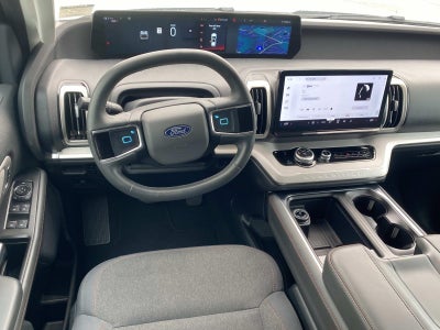 2025 Ford Expedition Active 4x2