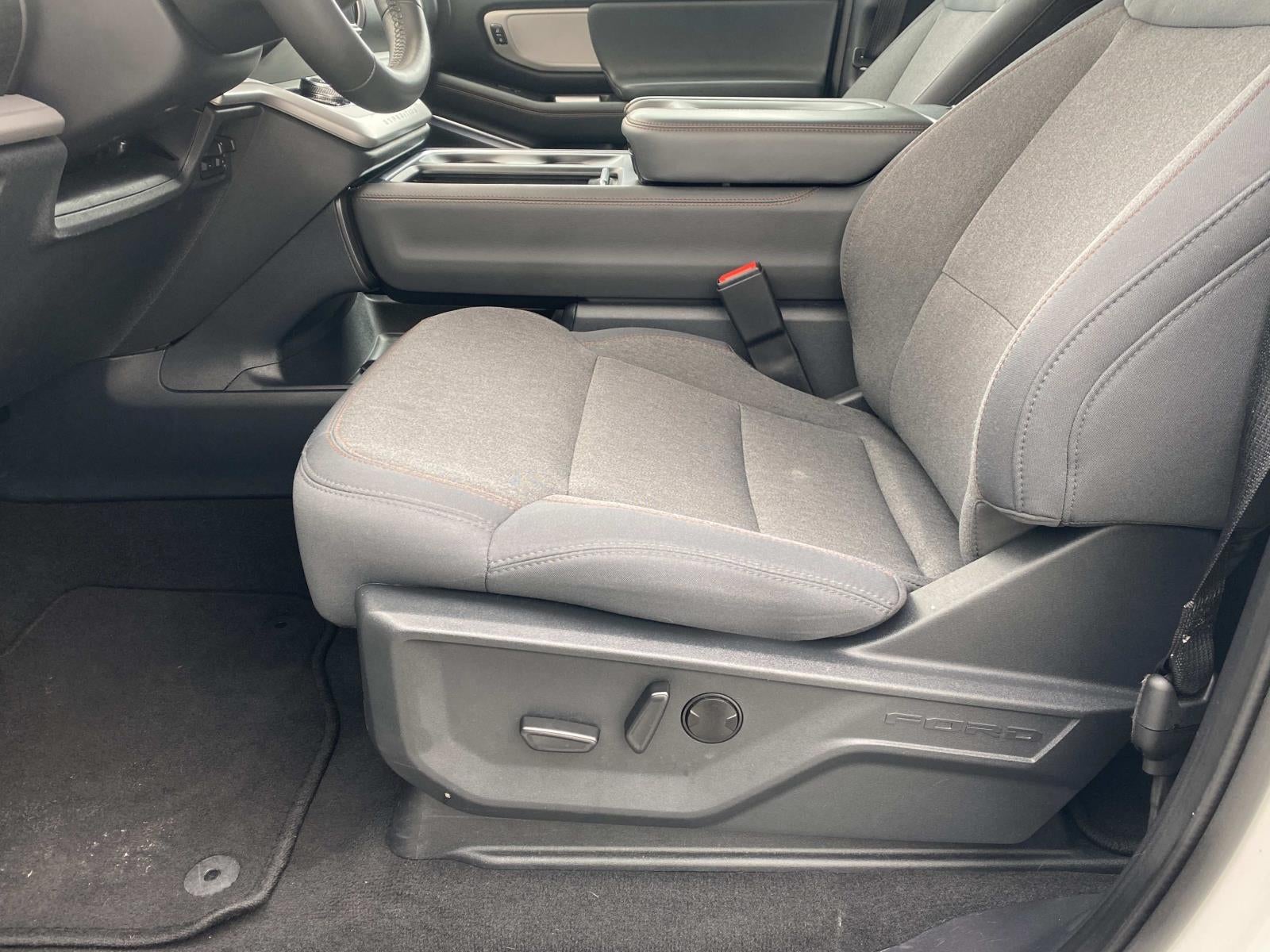 2025 Ford Expedition Active 4x2