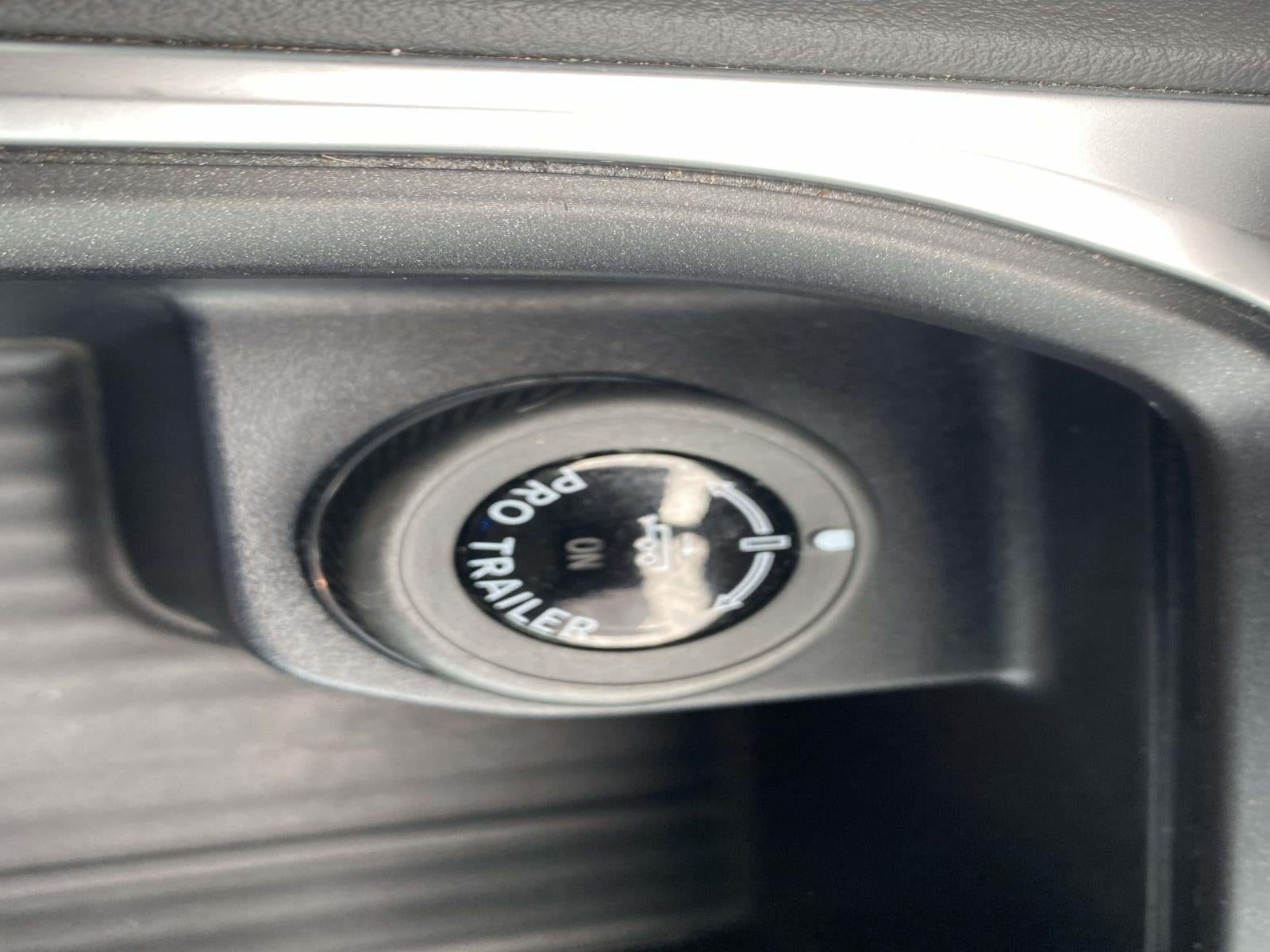 2025 Ford Expedition Active 4x2