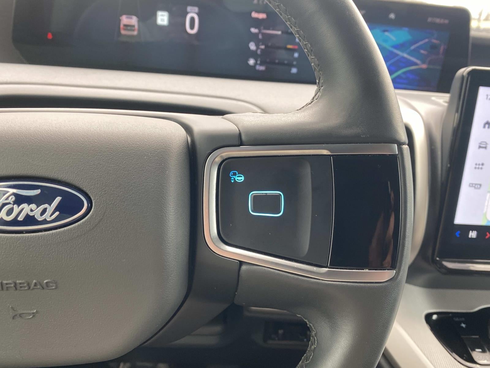 2025 Ford Expedition Active 4x2