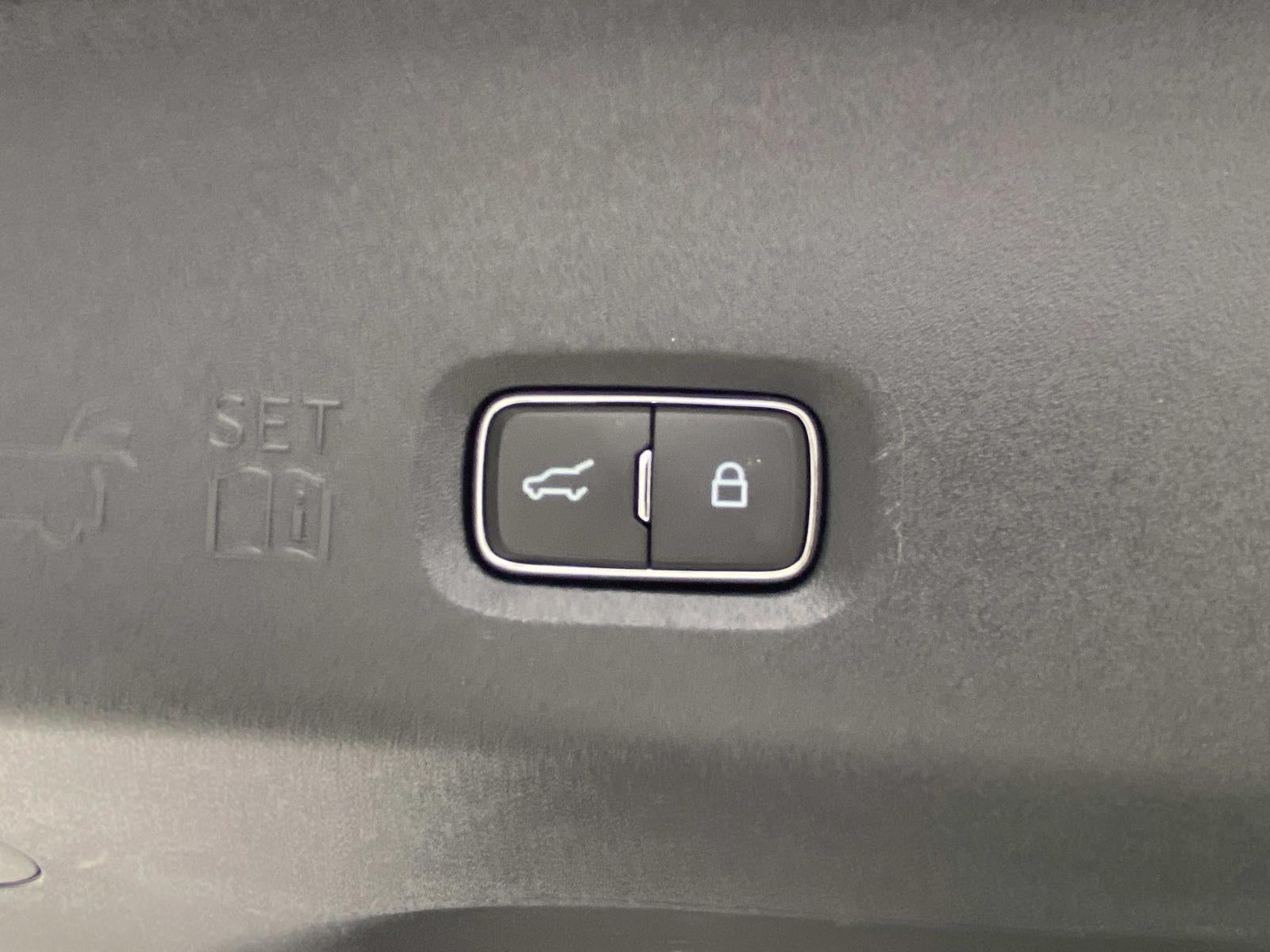 2025 Ford Expedition Active 4x2