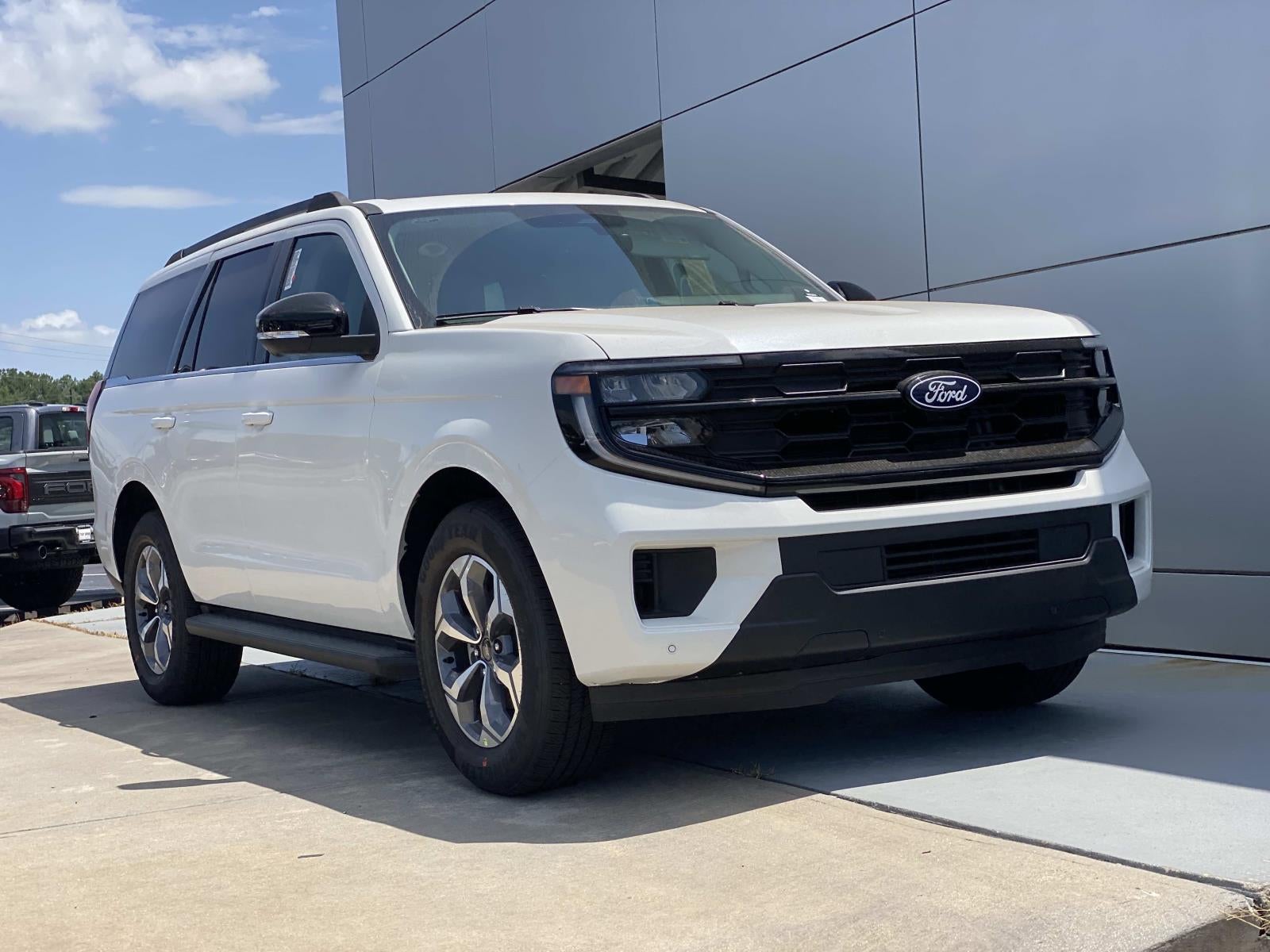 2027 Ford Expedition Active