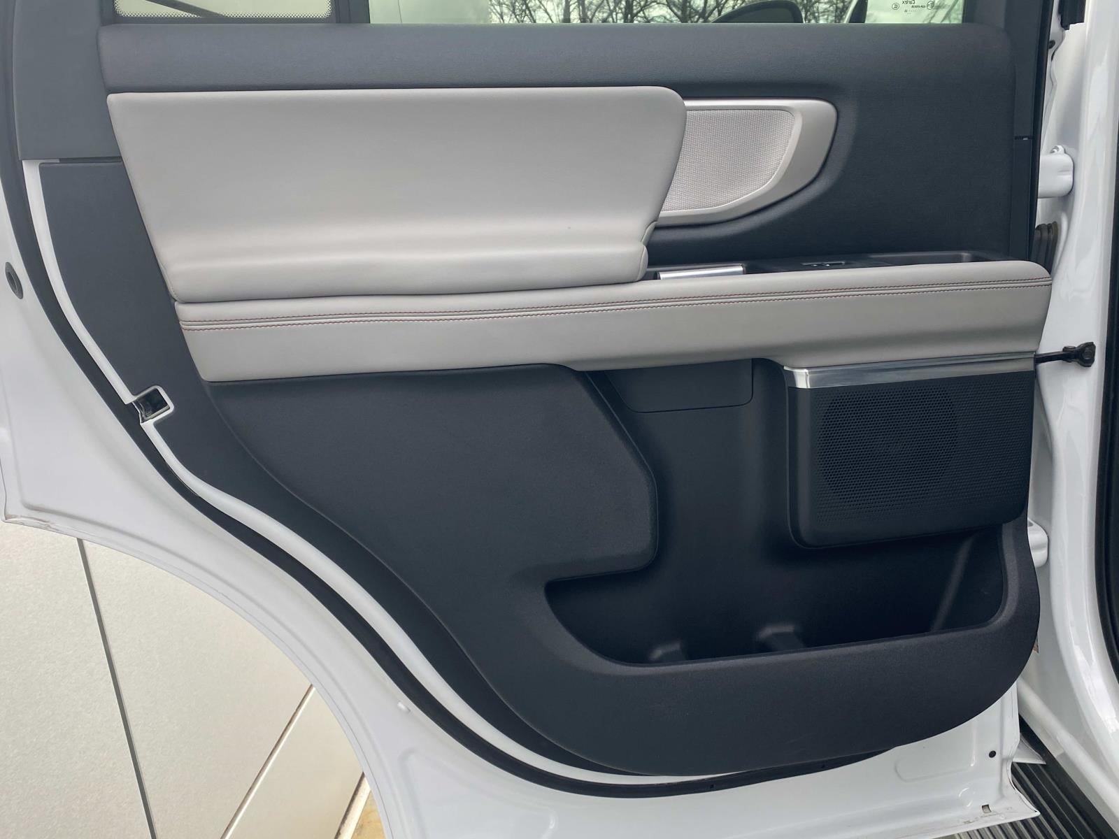 2025 Ford Expedition Active 4x2