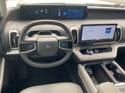 2025 Ford Expedition Active 4x2